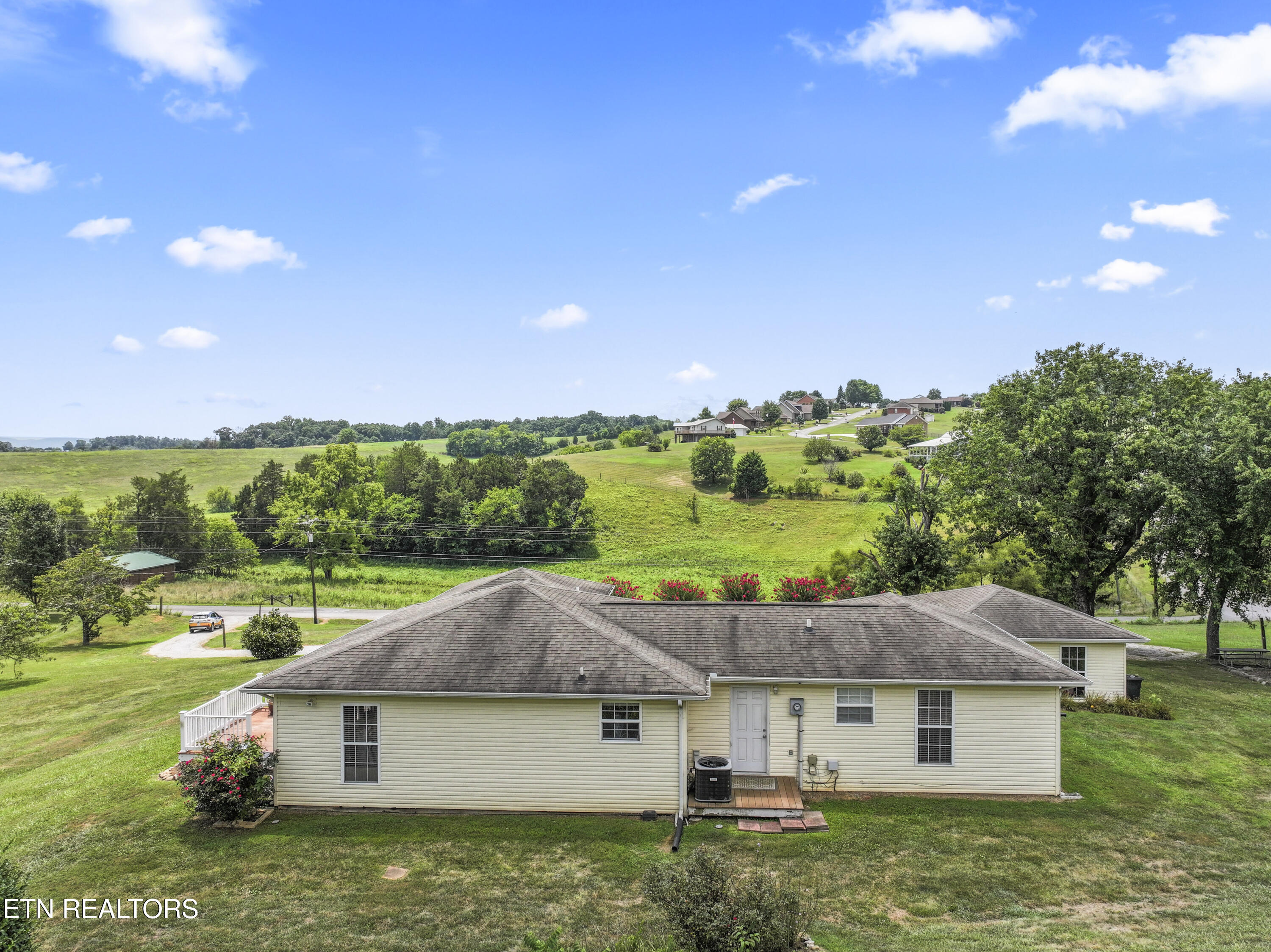 554 Briggs Road Dandridge TN 37725