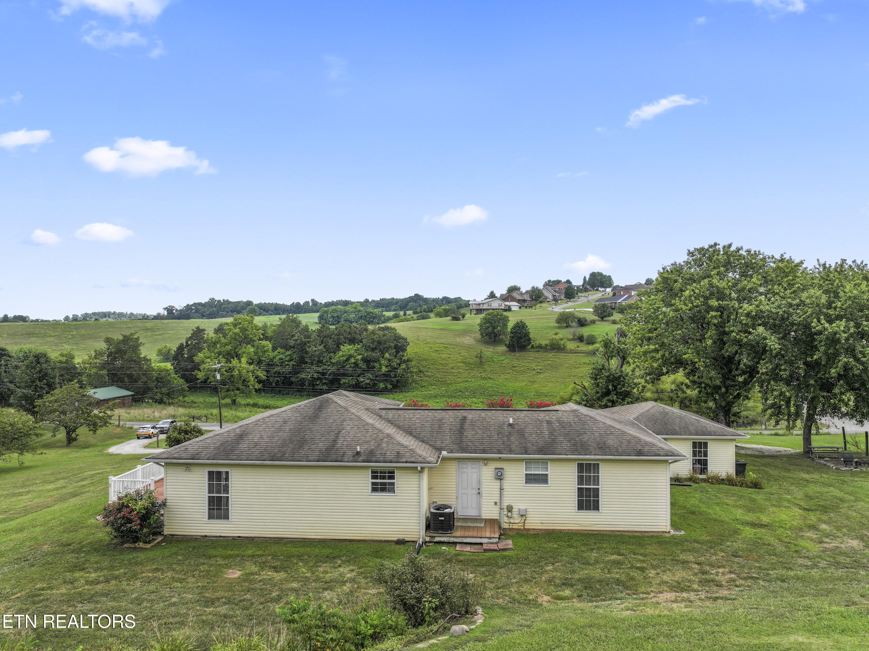554 Briggs Road Dandridge TN 37725