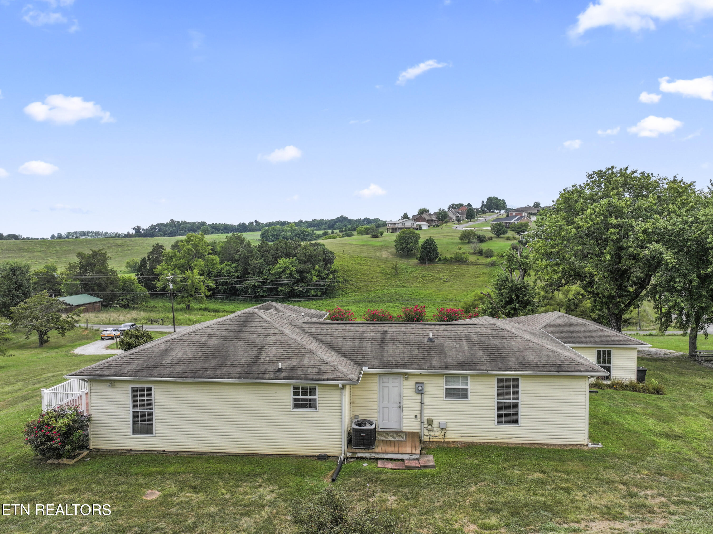 554 Briggs Road Dandridge TN 37725