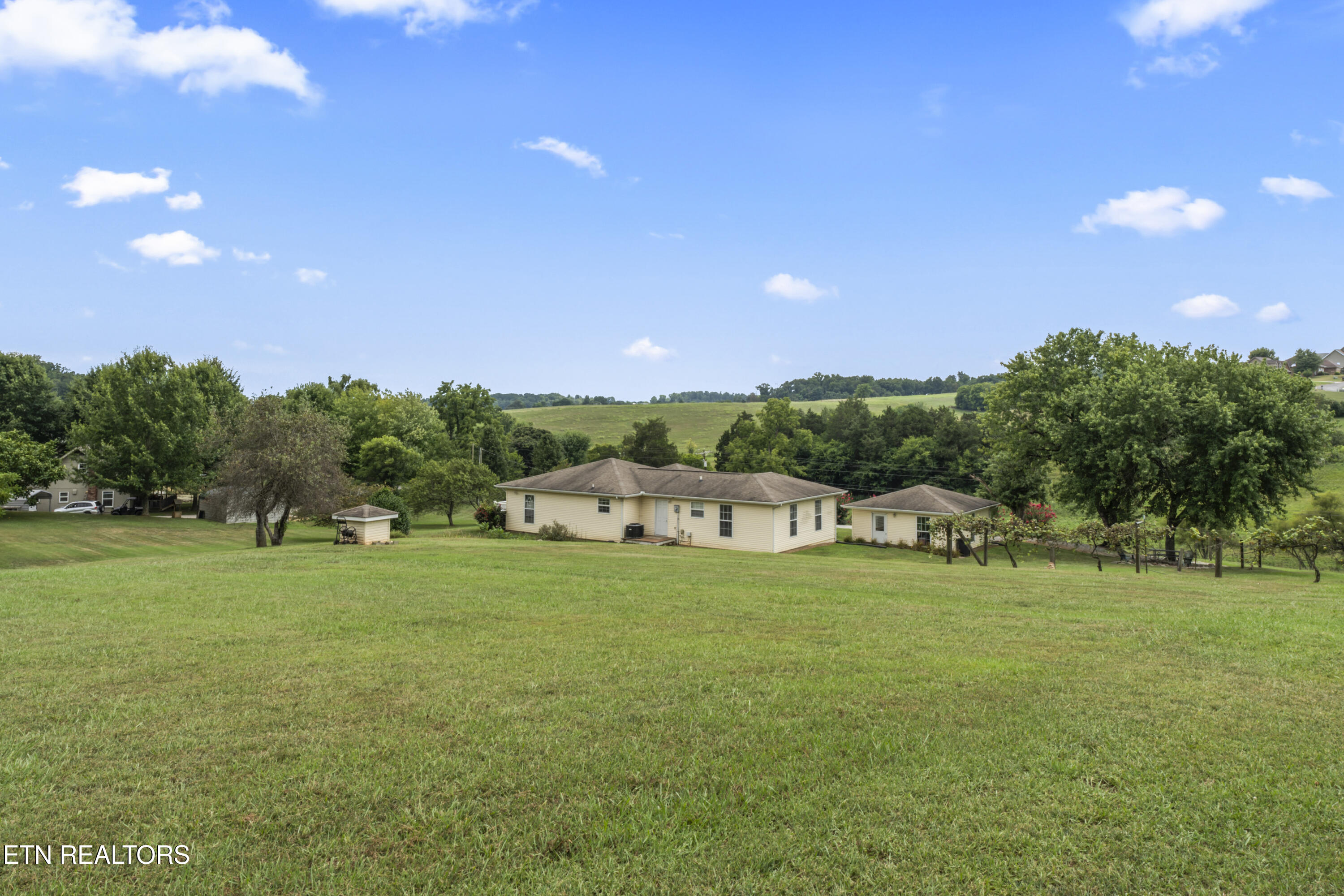 554 Briggs Road Dandridge TN 37725