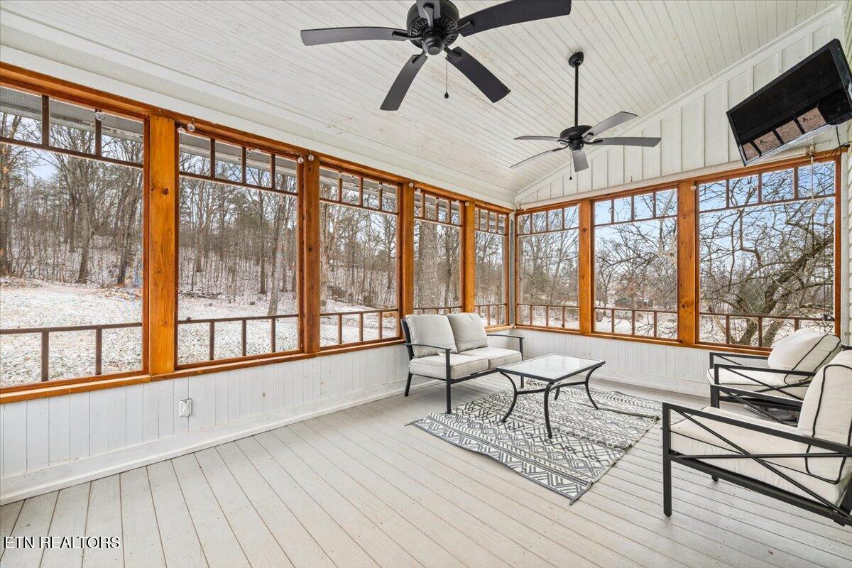 125 Denise Drive Speedwell TN 37870