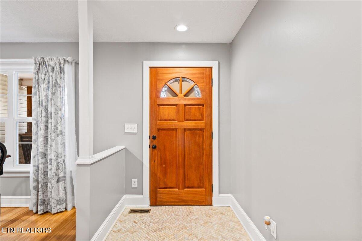 125 Denise Drive Speedwell TN 37870