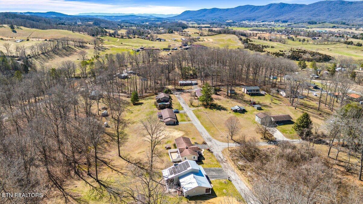 125 Denise Drive Speedwell TN 37870