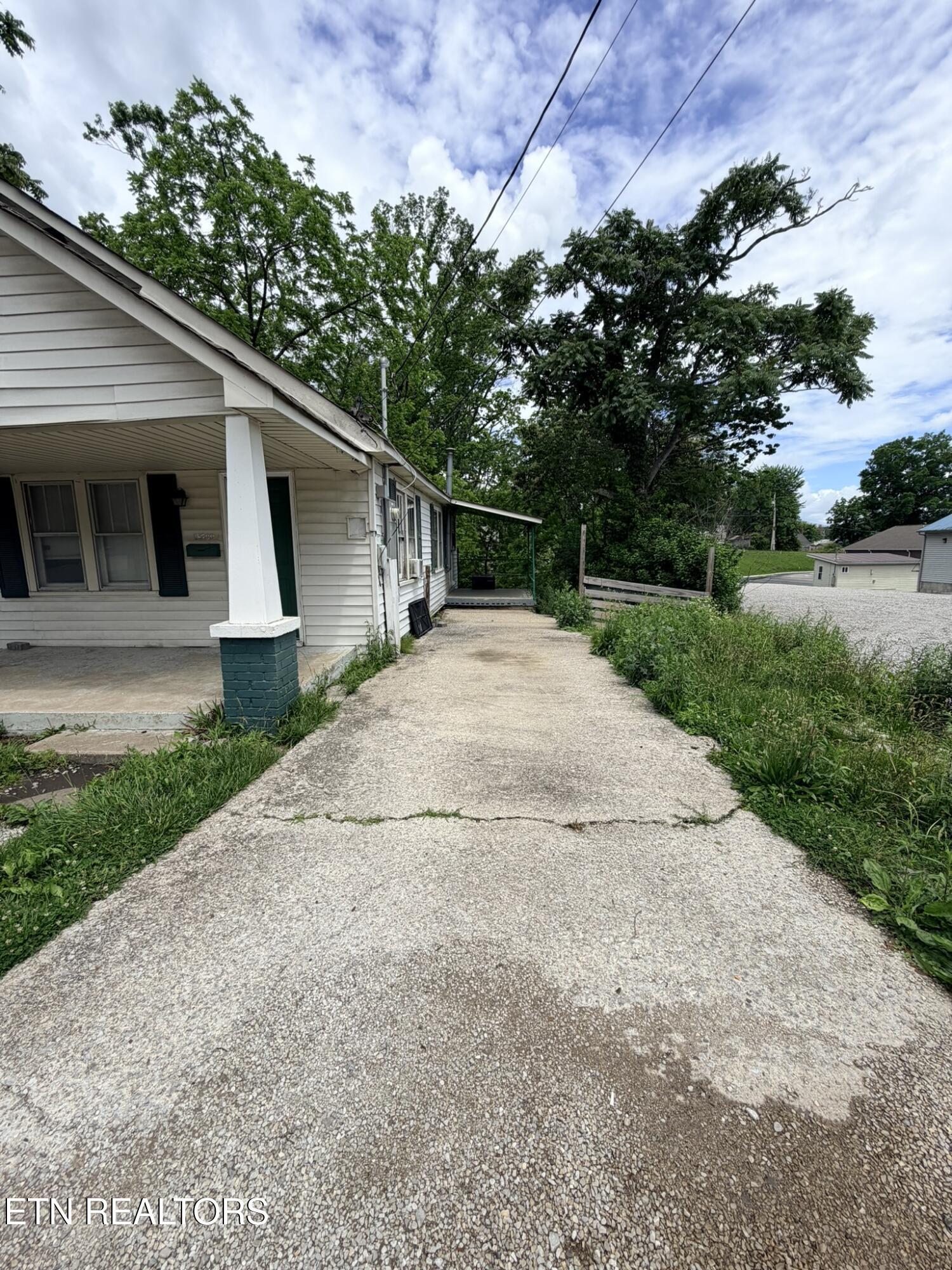 18700 Alberta Street Oneida TN 37841