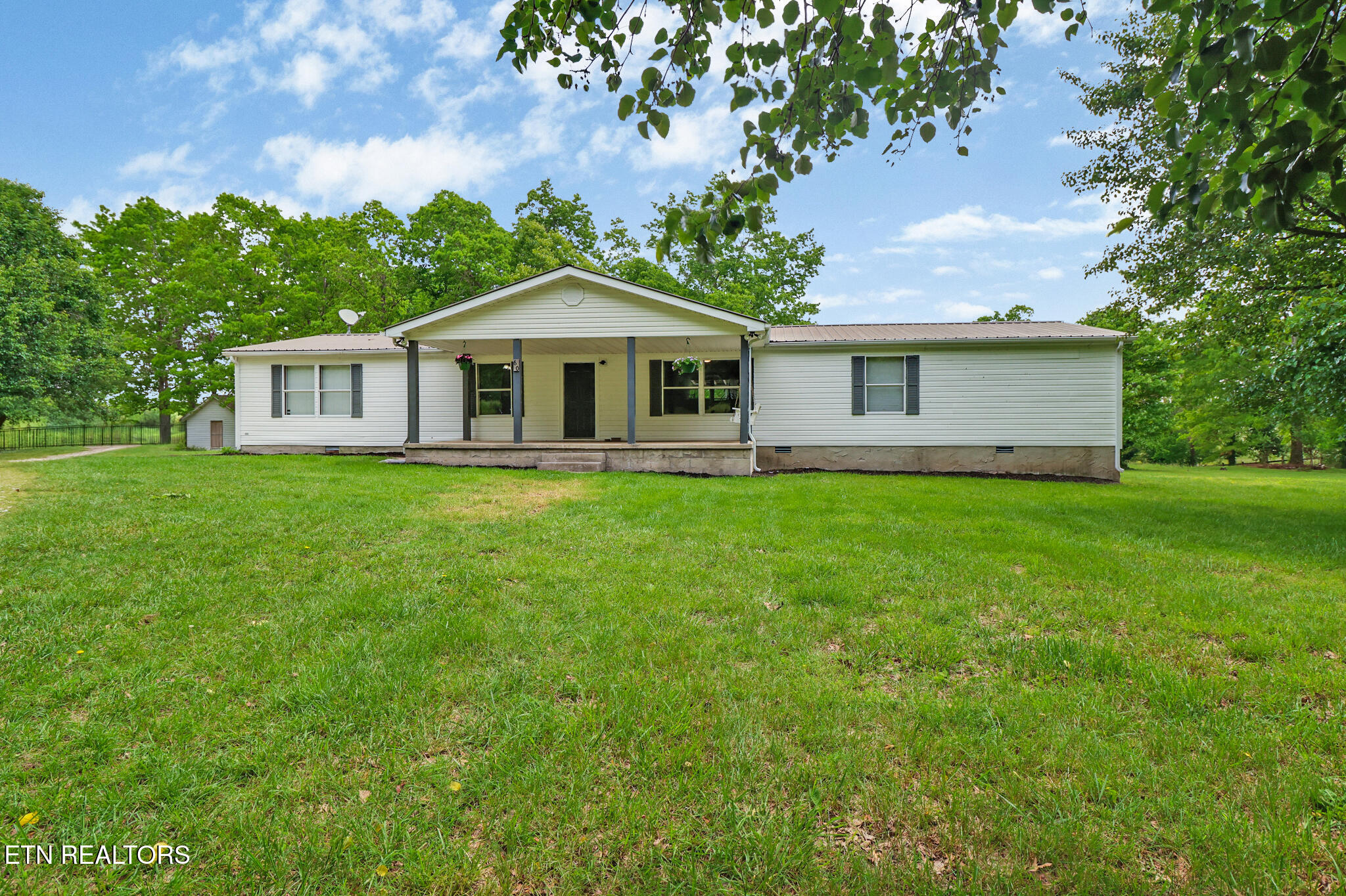60 Greenview Lane Crossville TN 38571
