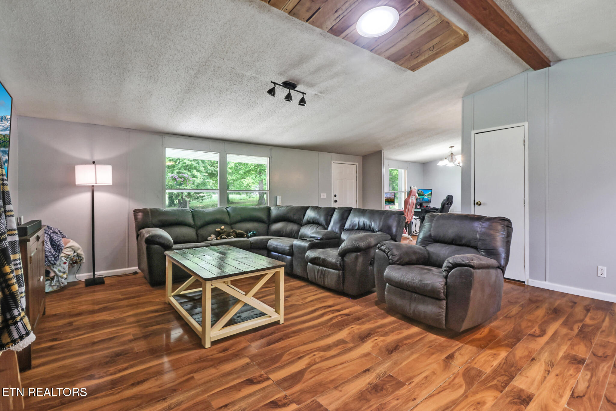 60 Greenview Lane Crossville TN 38571