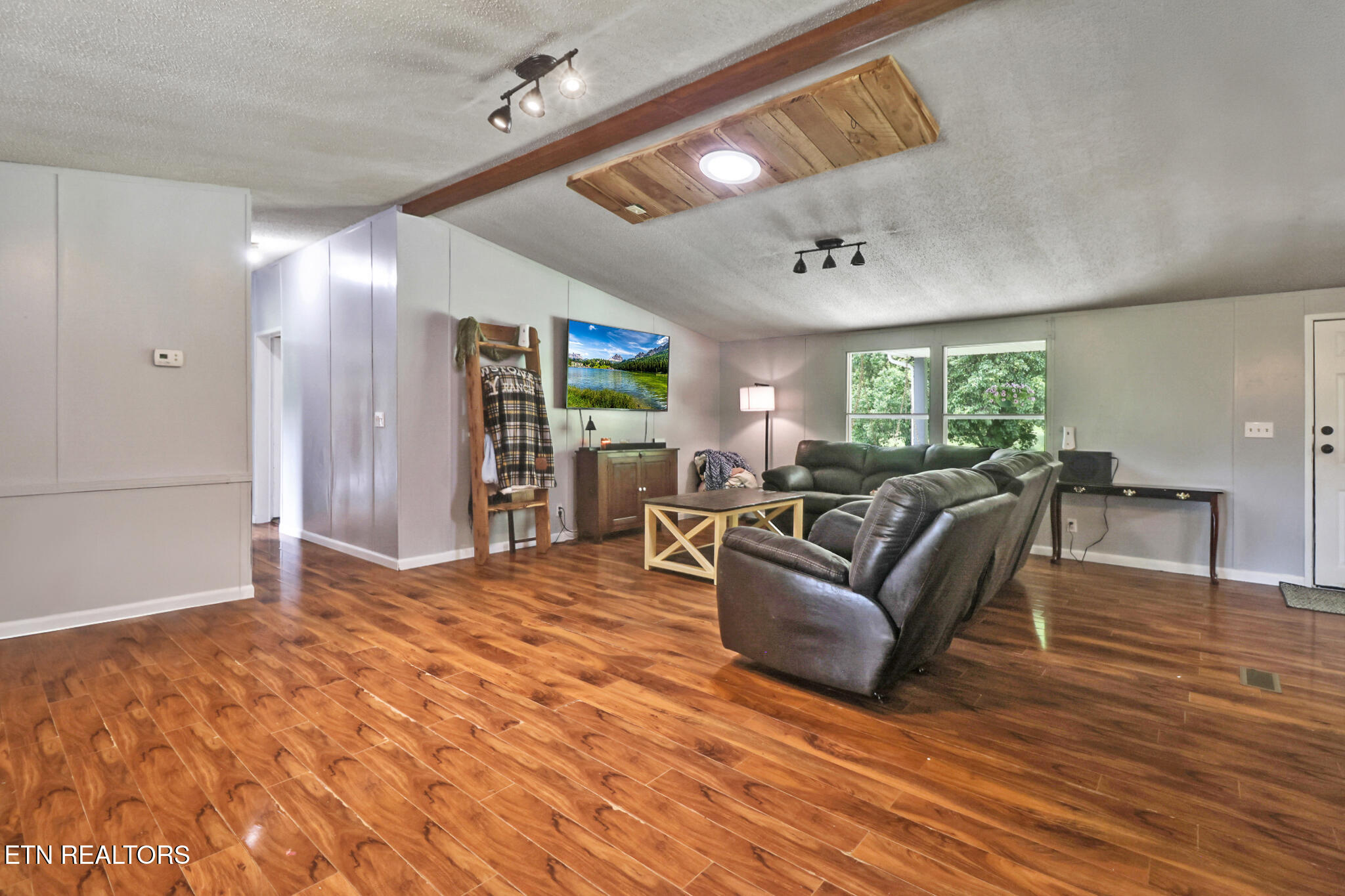 60 Greenview Lane Crossville TN 38571