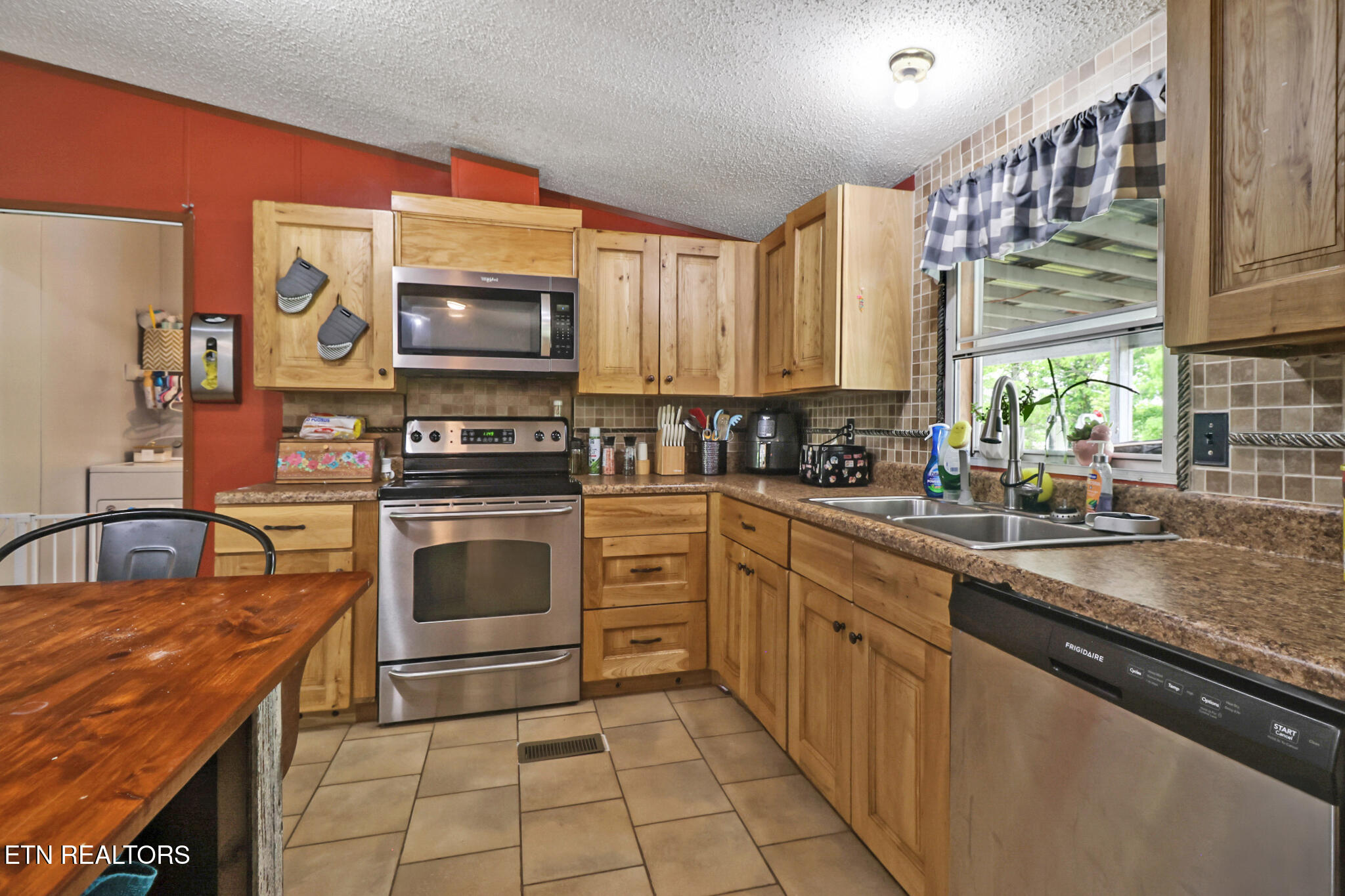 60 Greenview Lane Crossville TN 38571