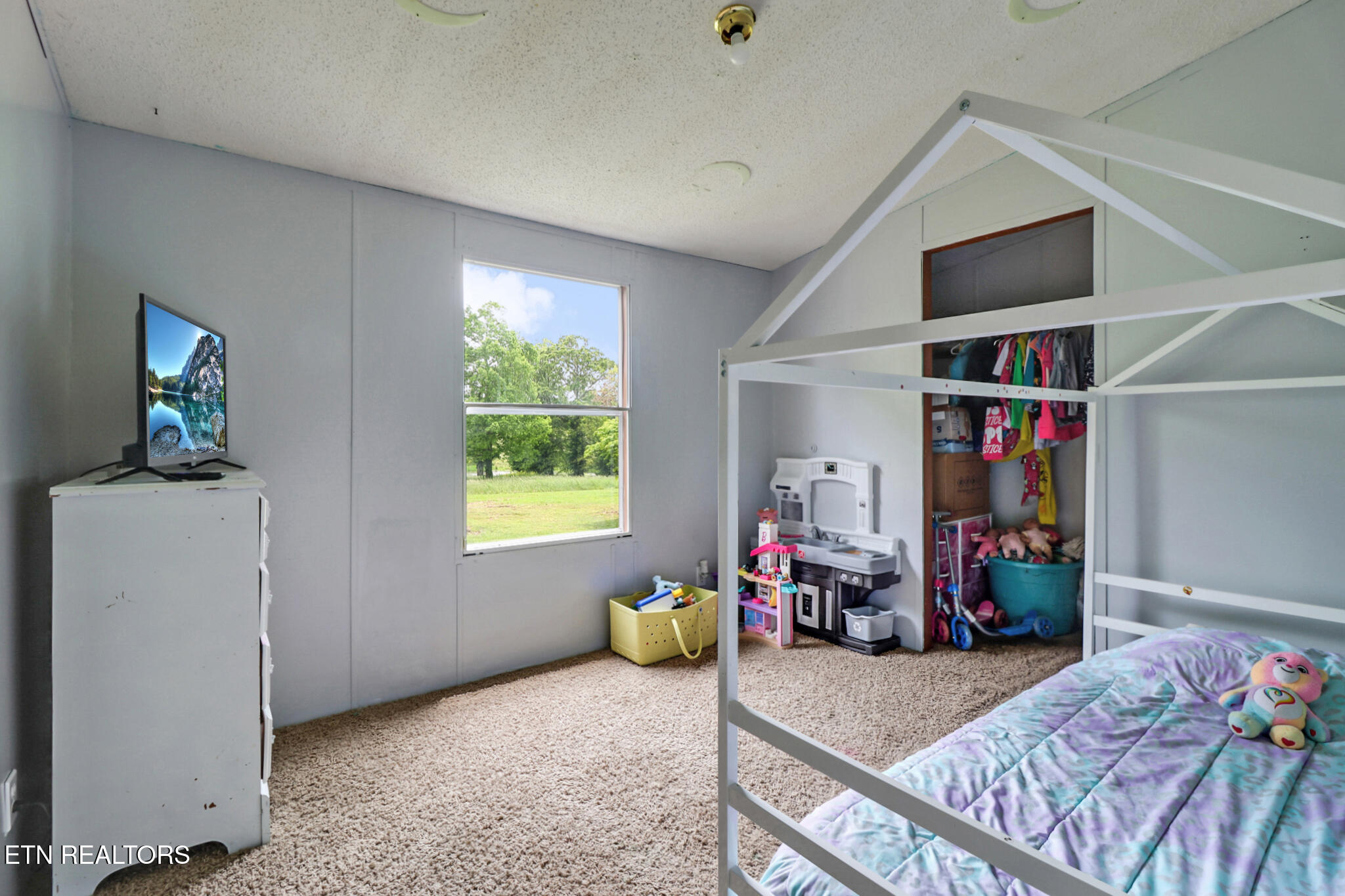 60 Greenview Lane Crossville TN 38571