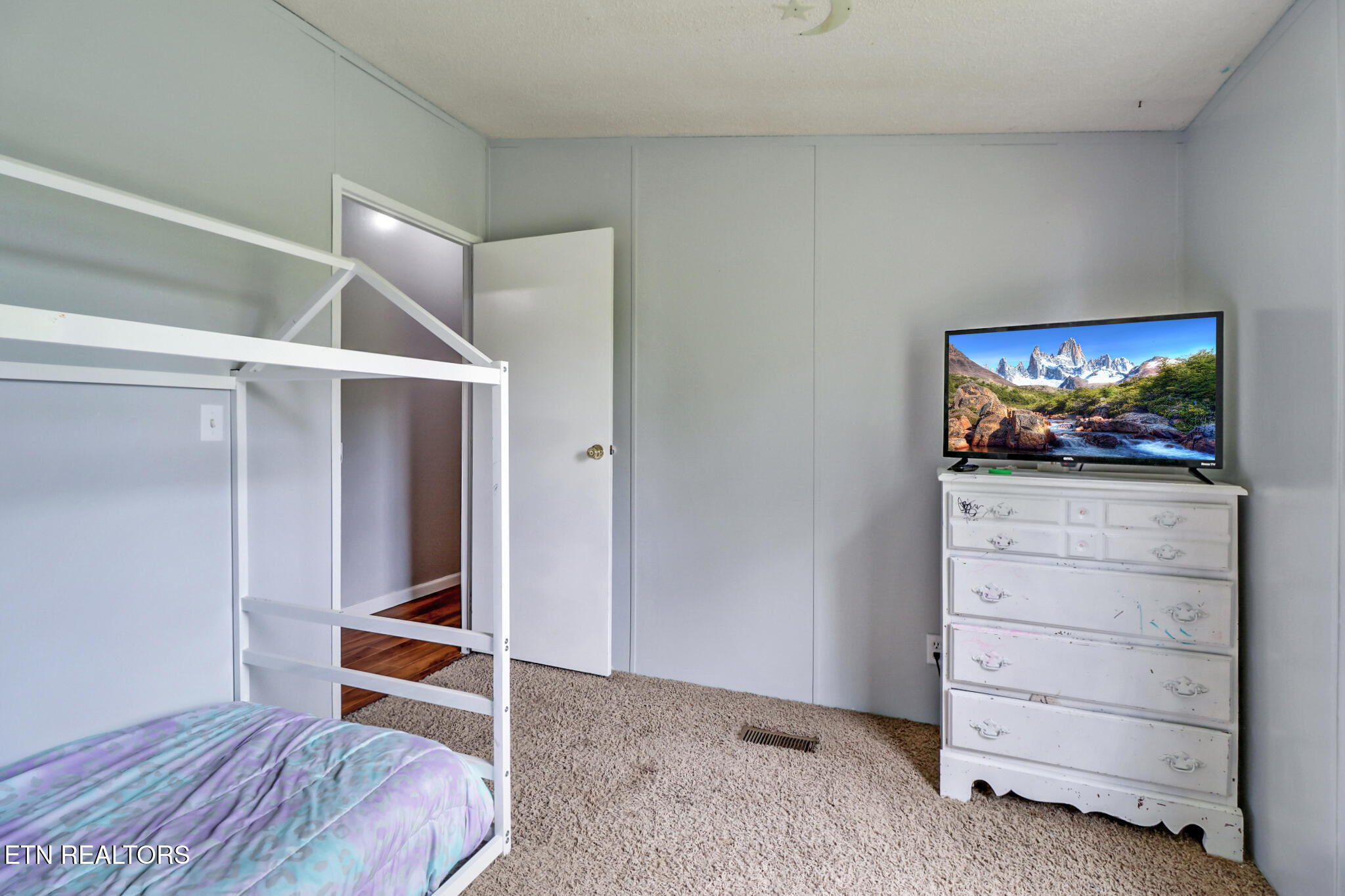60 Greenview Lane Crossville TN 38571