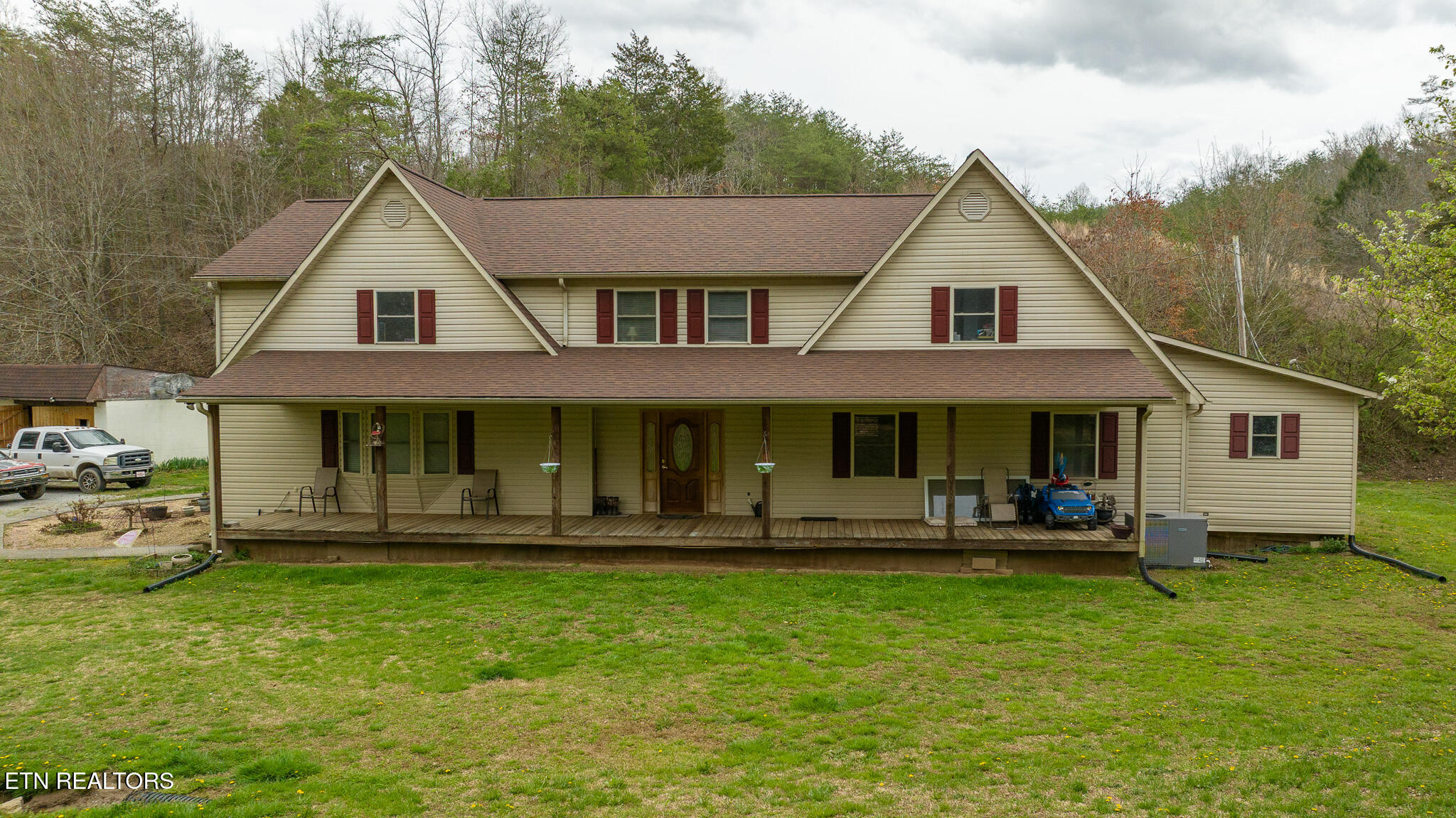 8651 Tazewell Highway Sneedville TN 37869