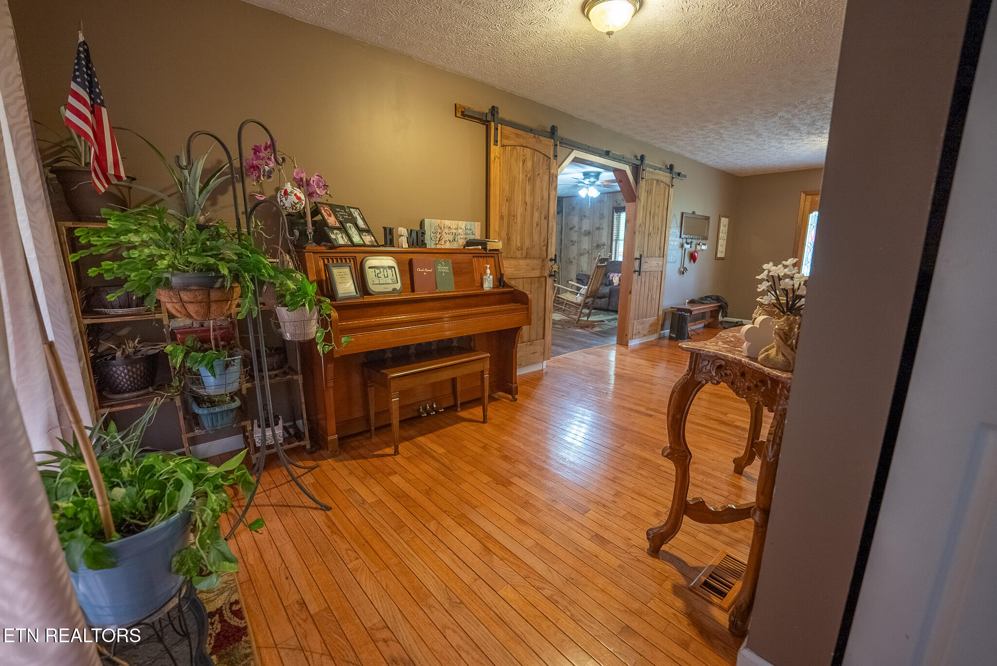 8651 Tazewell Highway Sneedville TN 37869