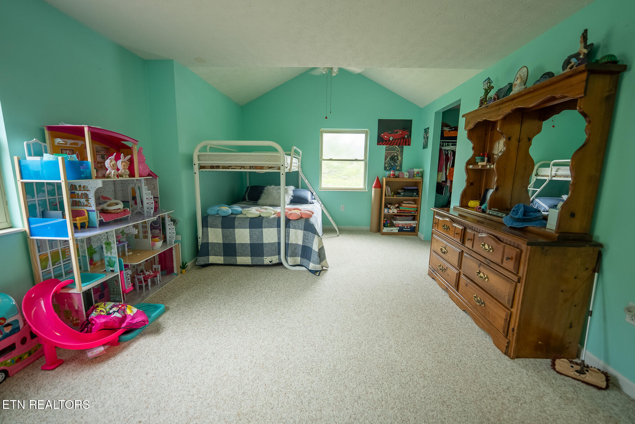 8651 Tazewell Highway Sneedville TN 37869