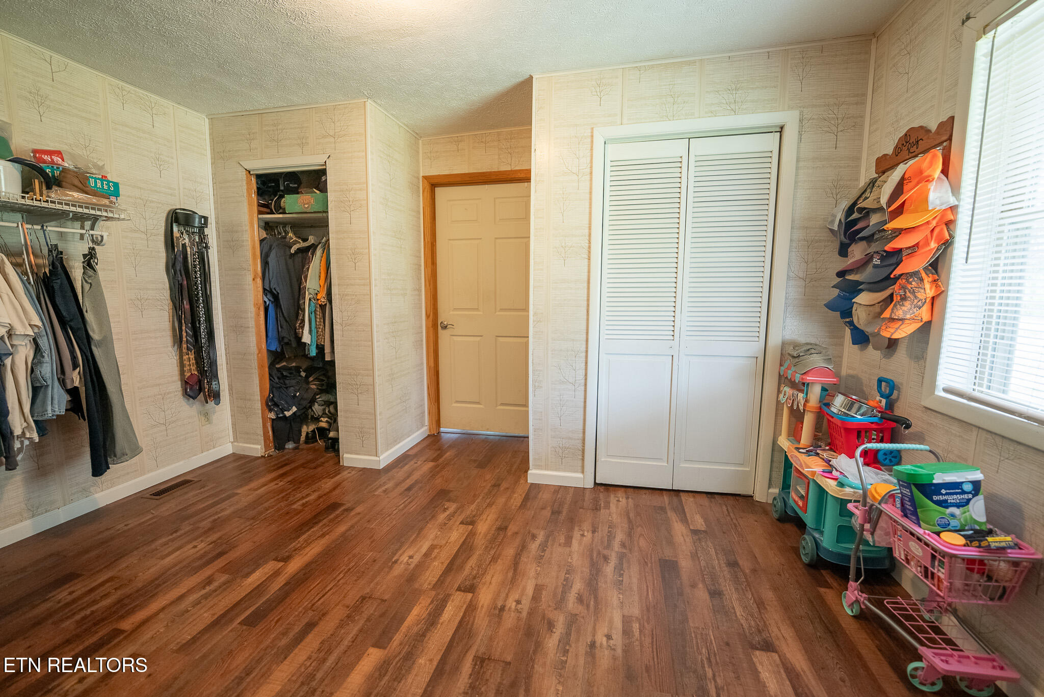 8651 Tazewell Highway Sneedville TN 37869