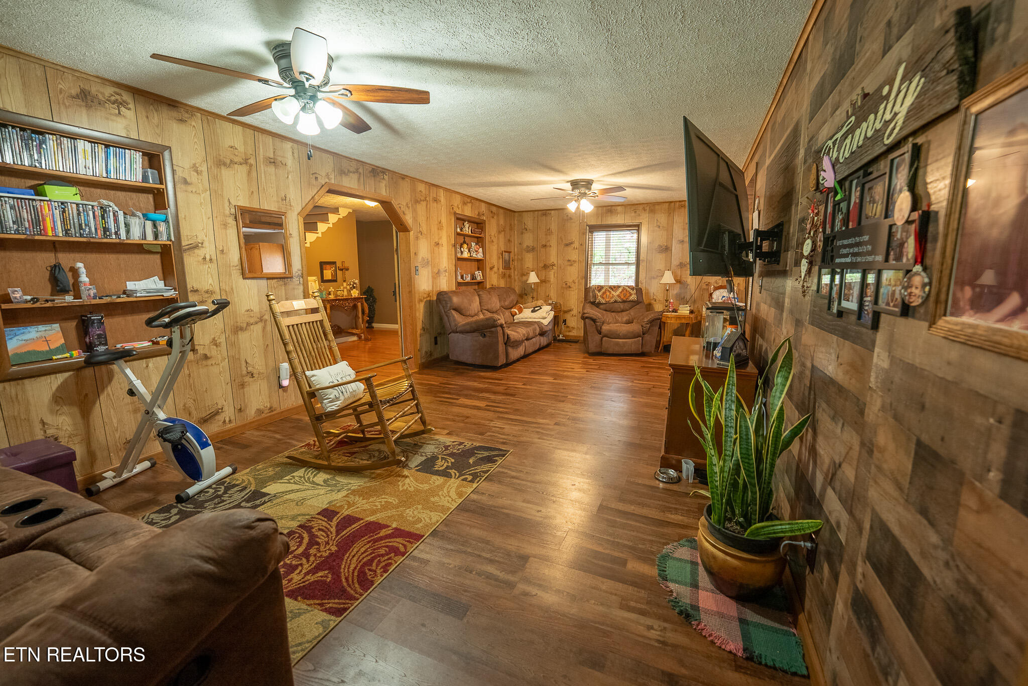 8651 Tazewell Highway Sneedville TN 37869