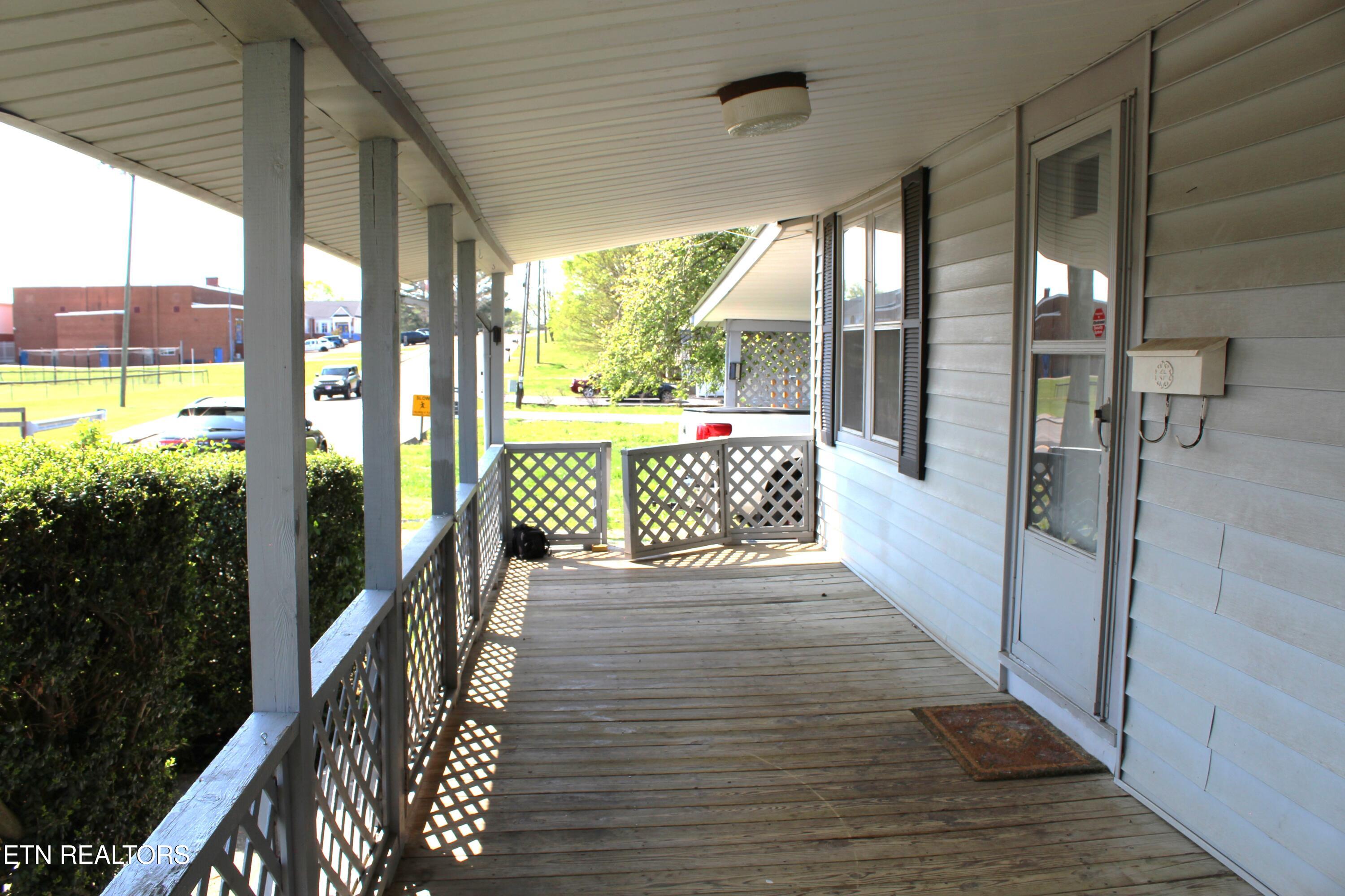 906 Cannon Avenue Sweetwater TN 37874