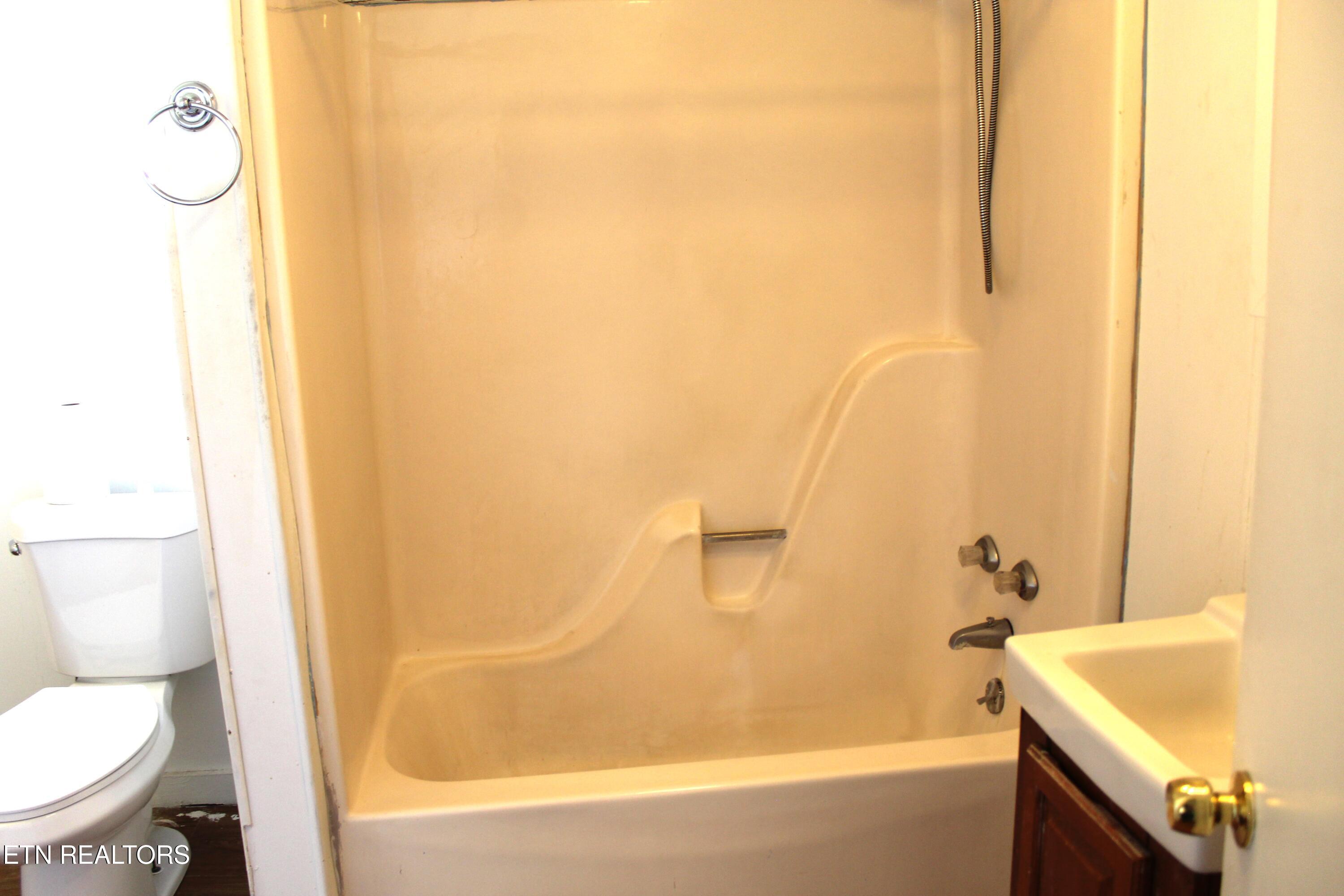 906 Cannon Avenue Sweetwater TN 37874