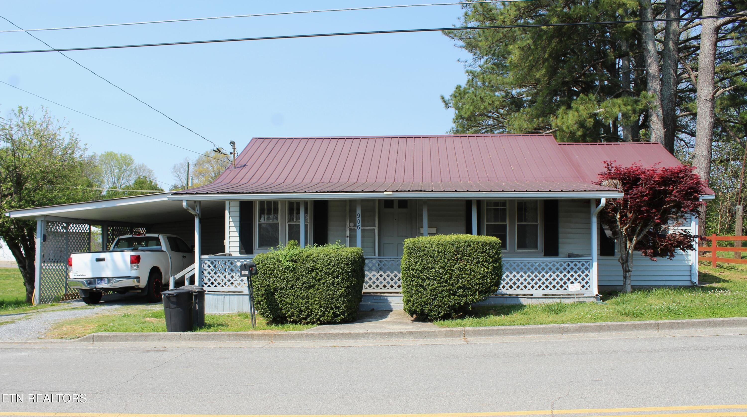 906 Cannon Avenue Sweetwater TN 37874