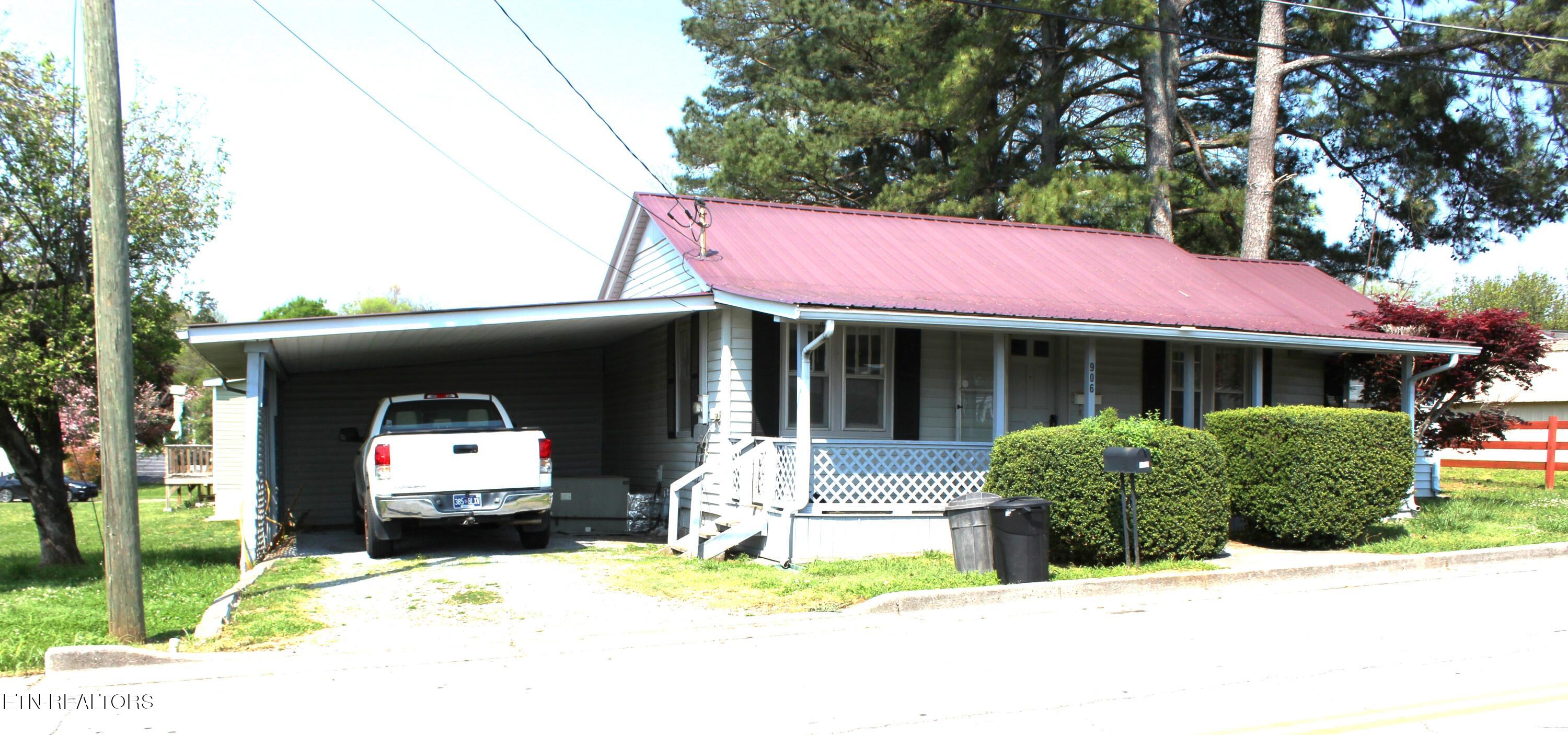 906 Cannon Avenue Sweetwater TN 37874
