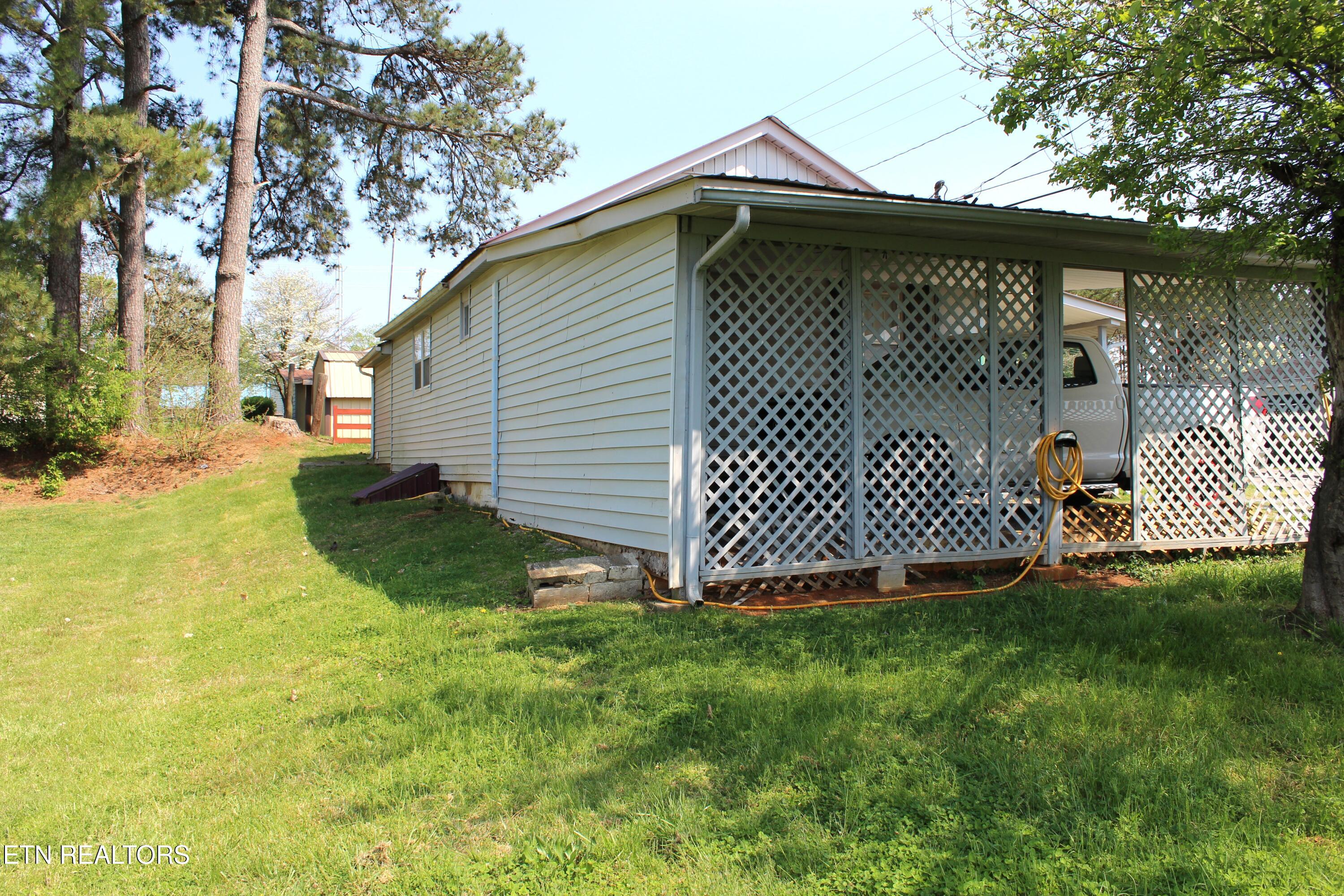 906 Cannon Avenue Sweetwater TN 37874