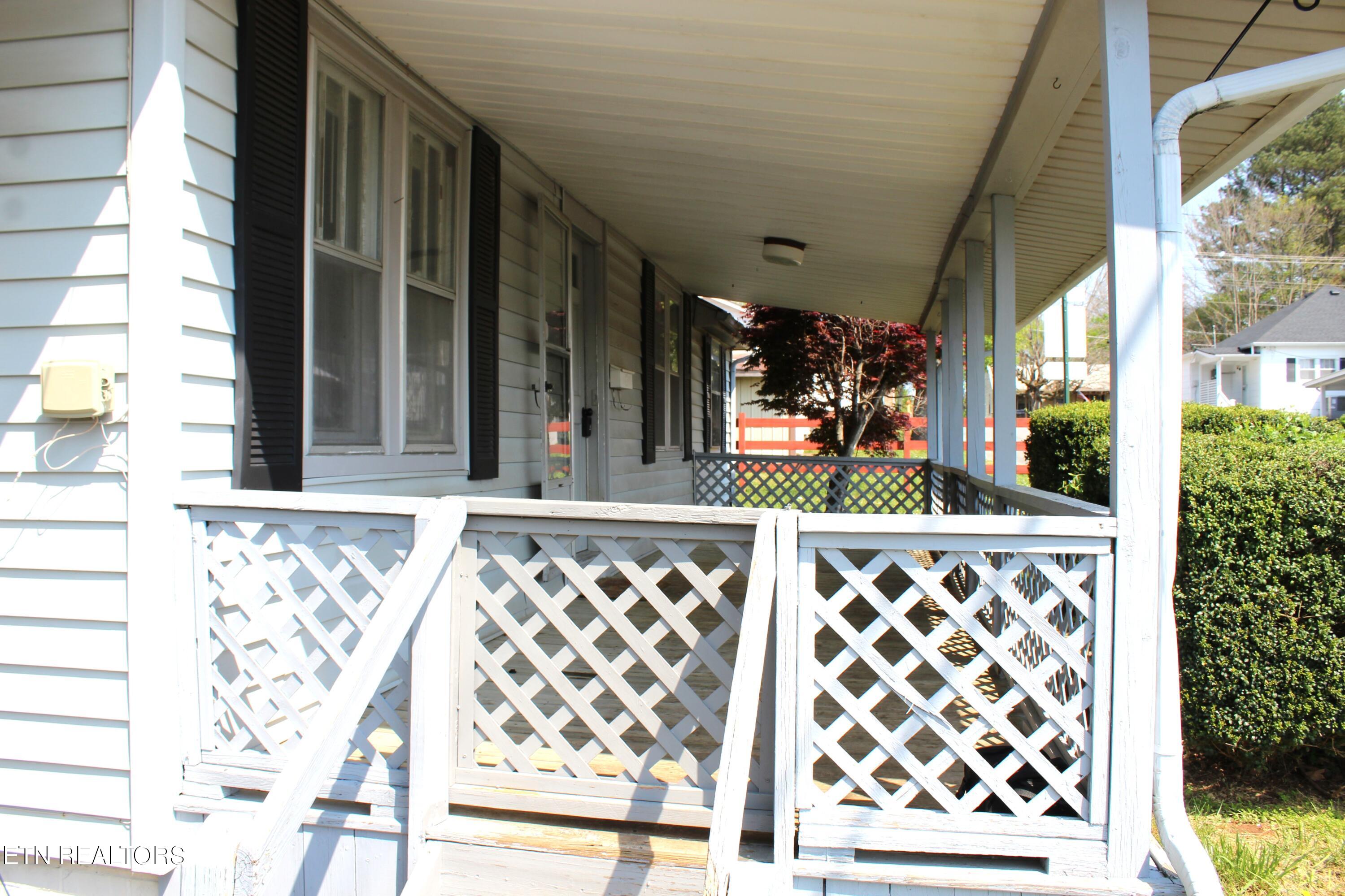 906 Cannon Avenue Sweetwater TN 37874