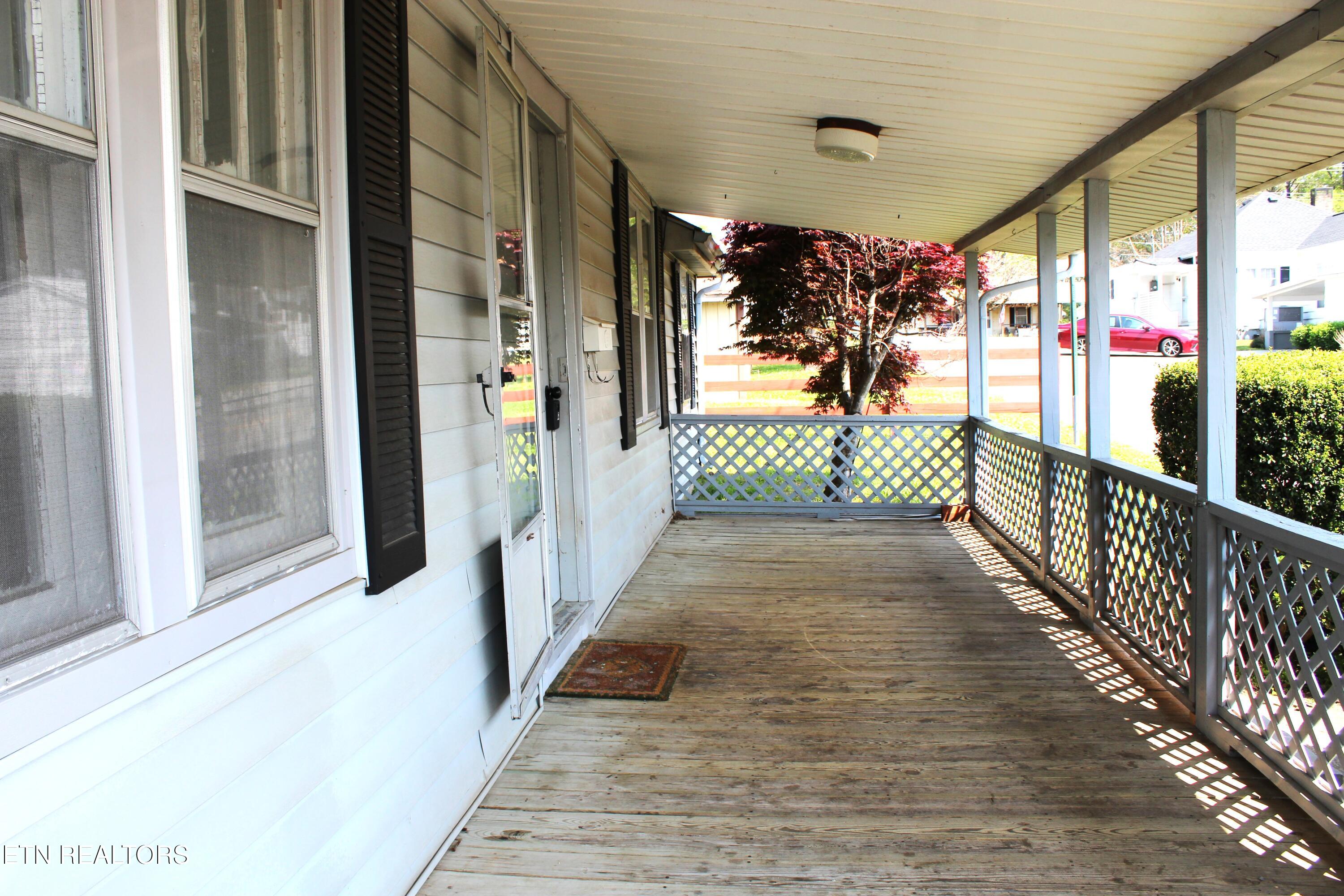 906 Cannon Avenue Sweetwater TN 37874