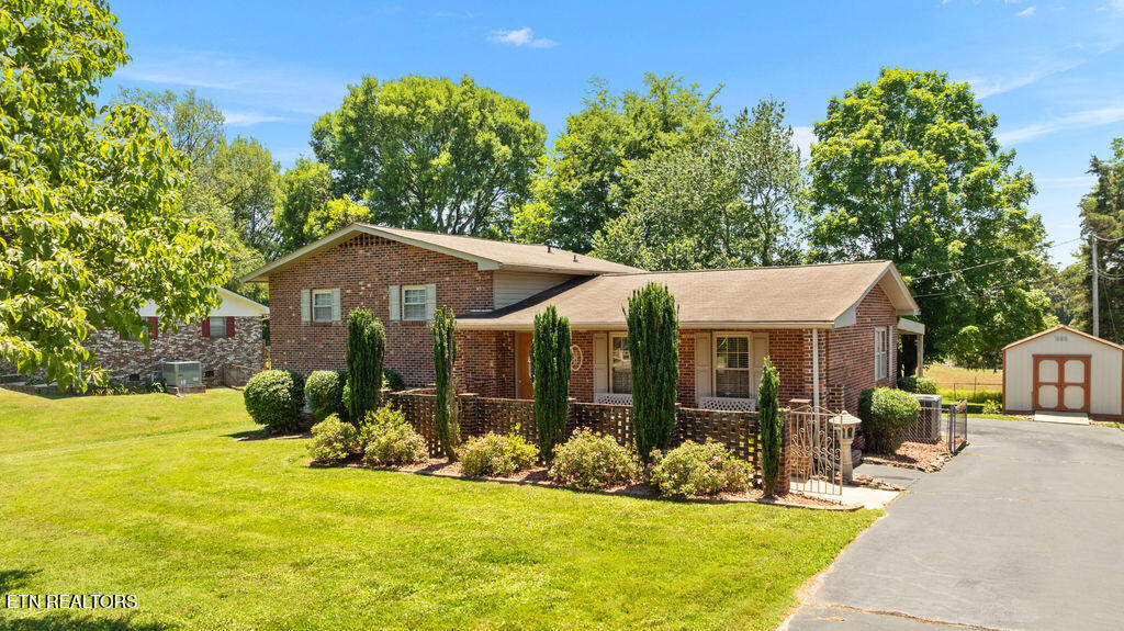 2404 Calloway Circle Lenoir City TN 37772
