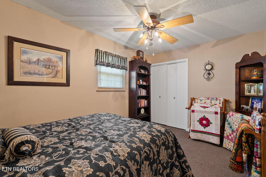 2404 Calloway Circle Lenoir City TN 37772