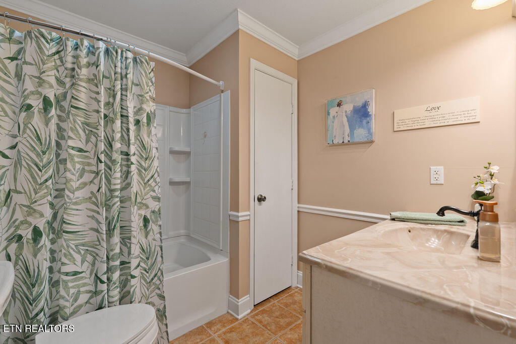 2404 Calloway Circle Lenoir City TN 37772