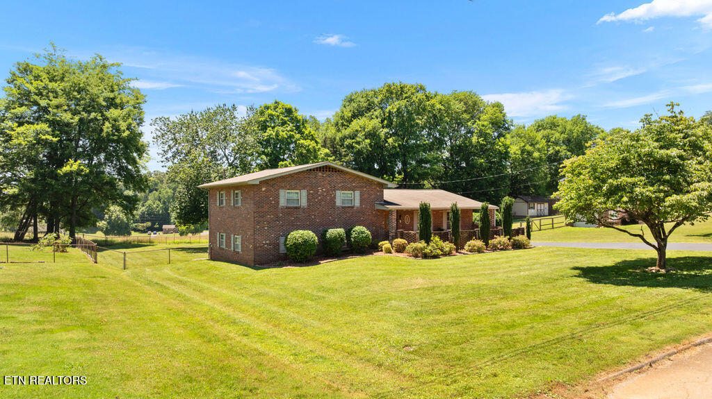 2404 Calloway Circle Lenoir City TN 37772