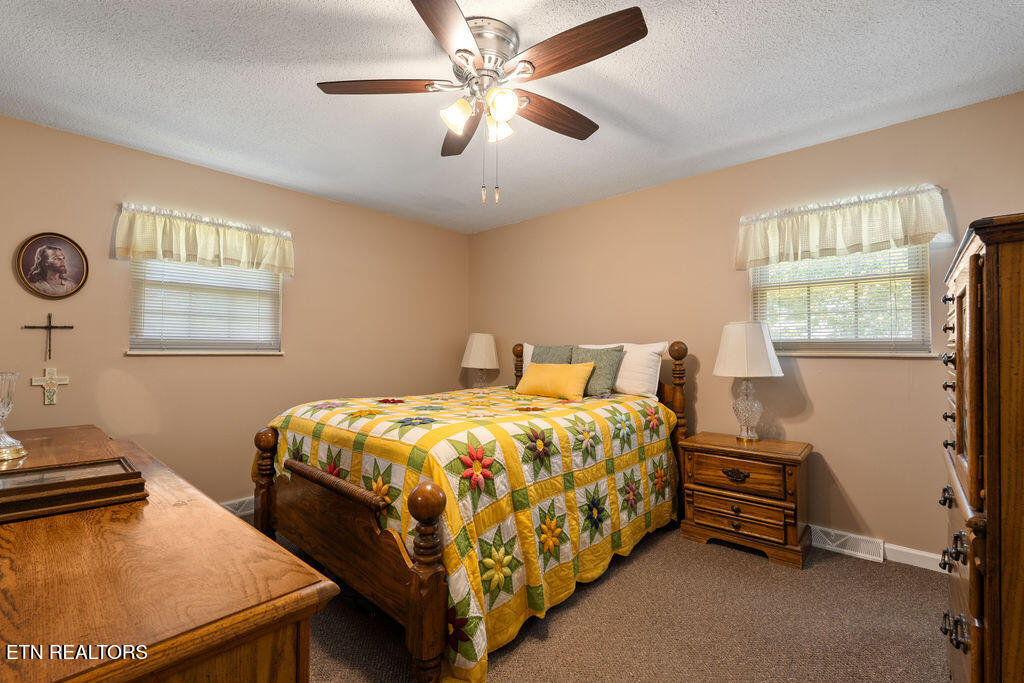 2404 Calloway Circle Lenoir City TN 37772