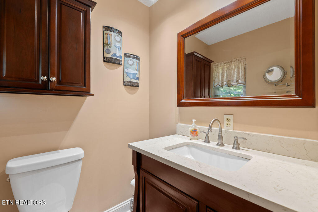 2404 Calloway Circle Lenoir City TN 37772
