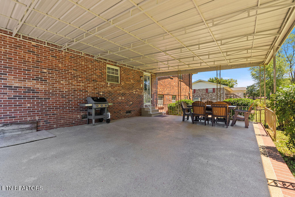 2404 Calloway Circle Lenoir City TN 37772