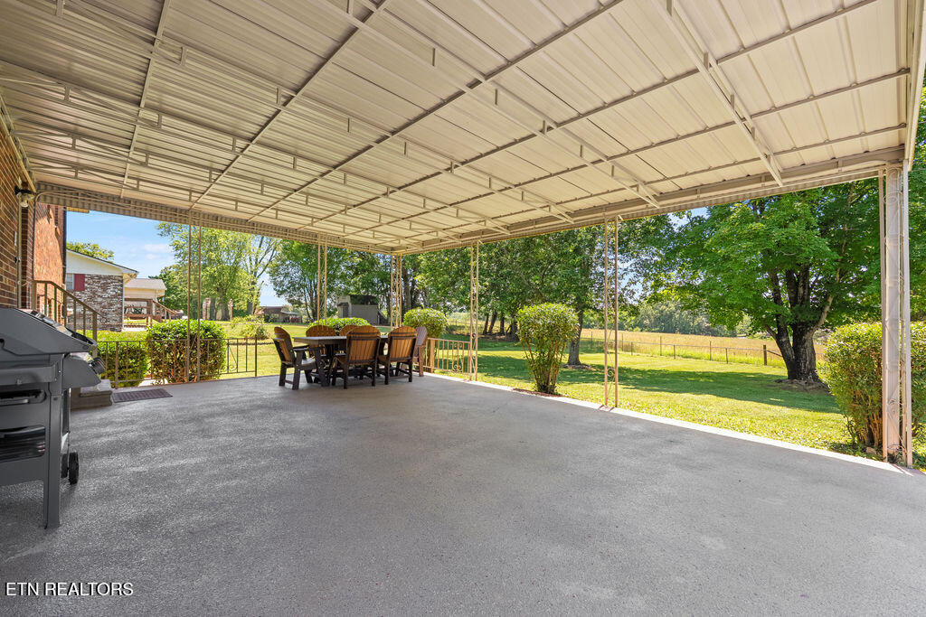 2404 Calloway Circle Lenoir City TN 37772