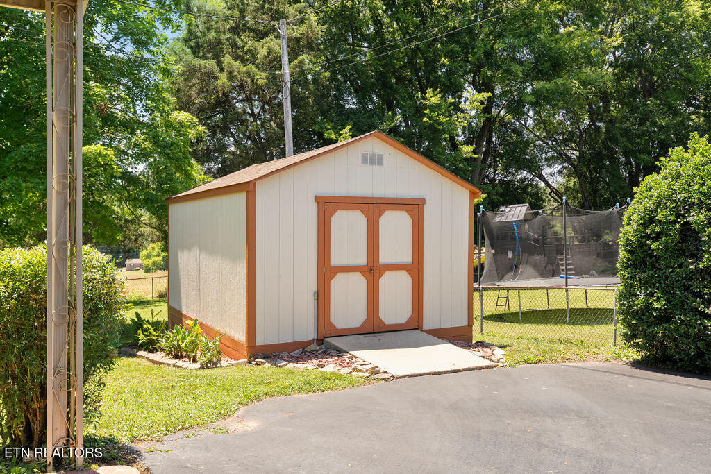 2404 Calloway Circle Lenoir City TN 37772