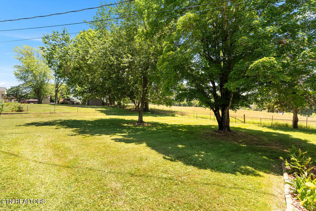2404 Calloway Circle Lenoir City TN 37772