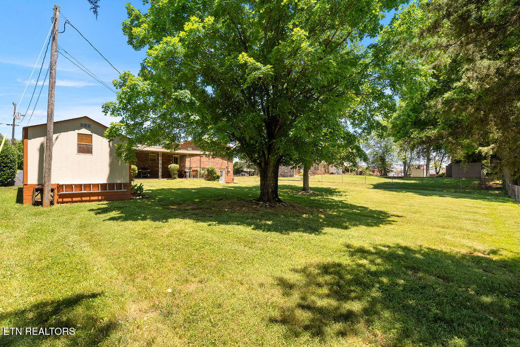 2404 Calloway Circle Lenoir City TN 37772
