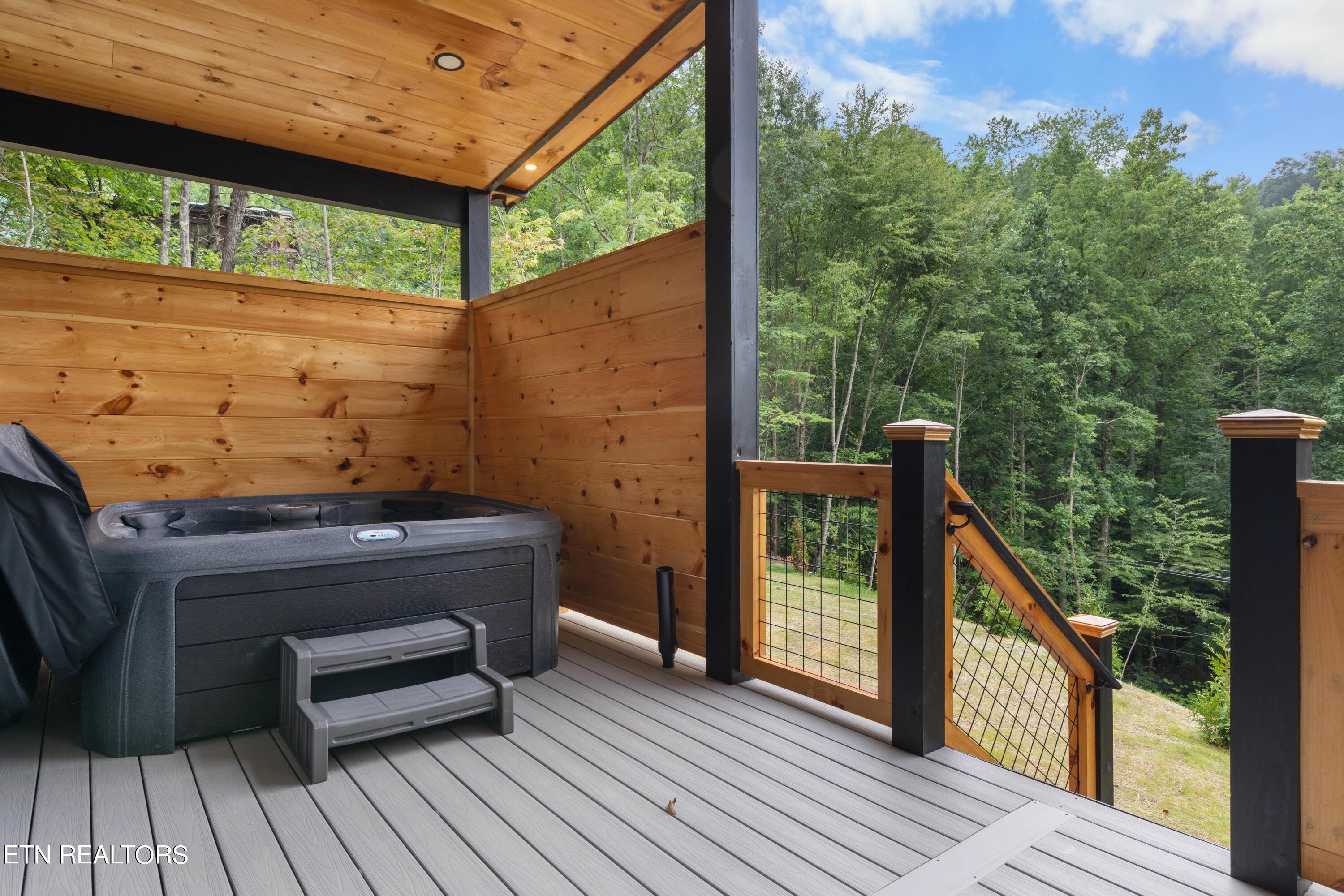 1517 Silver Poplar Lane Sevierville TN 37876