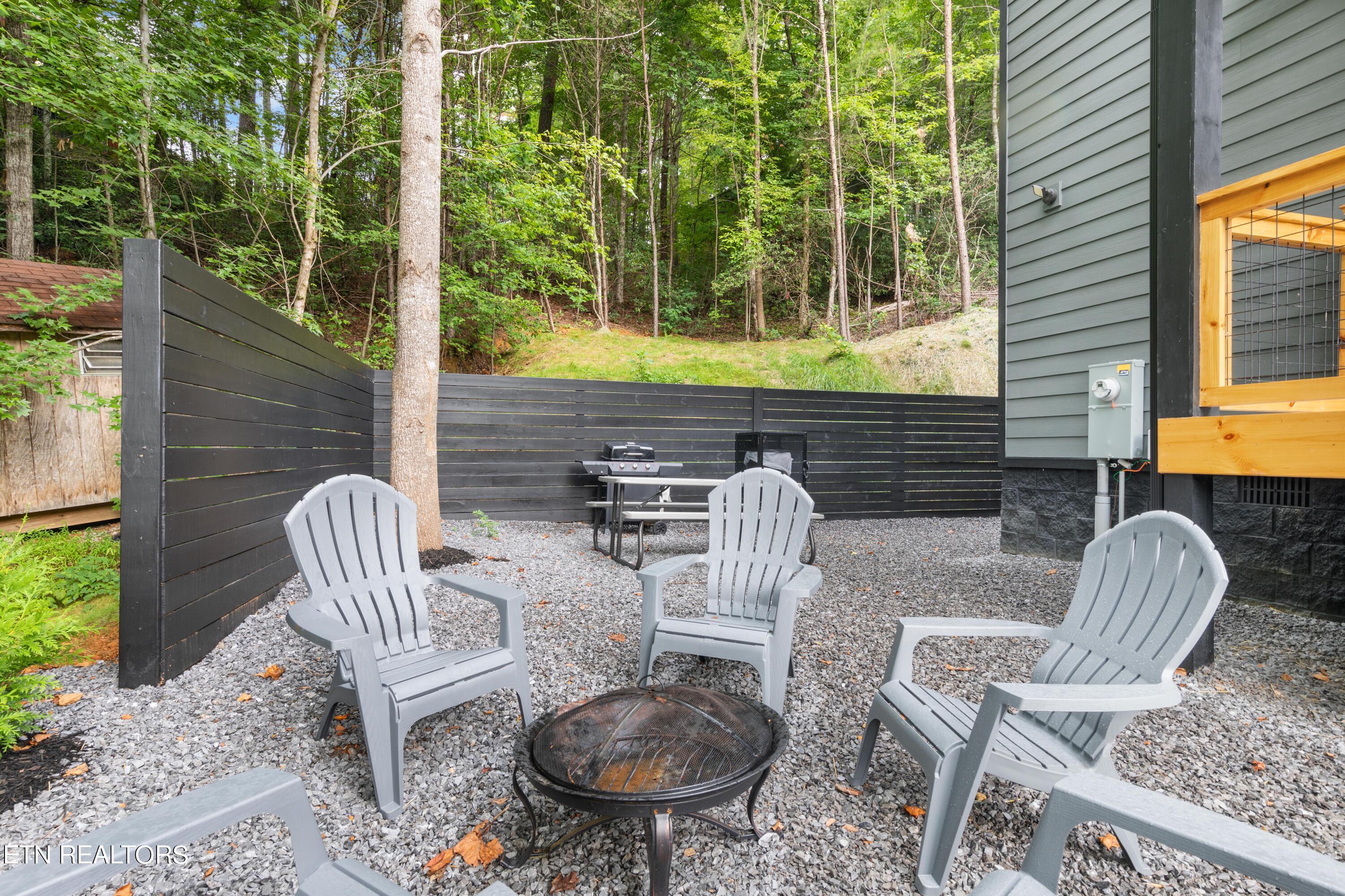 1517 Silver Poplar Lane Sevierville TN 37876