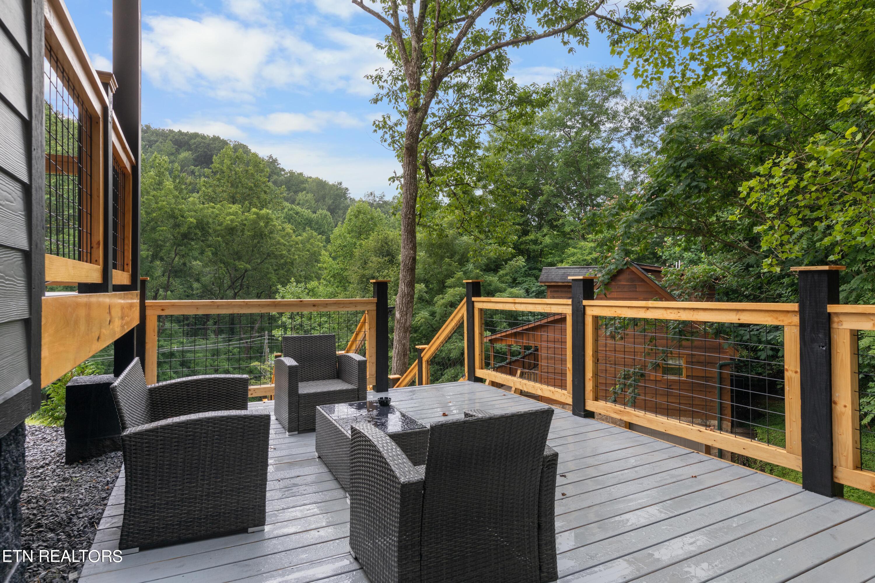 1517 Silver Poplar Lane Sevierville TN 37876
