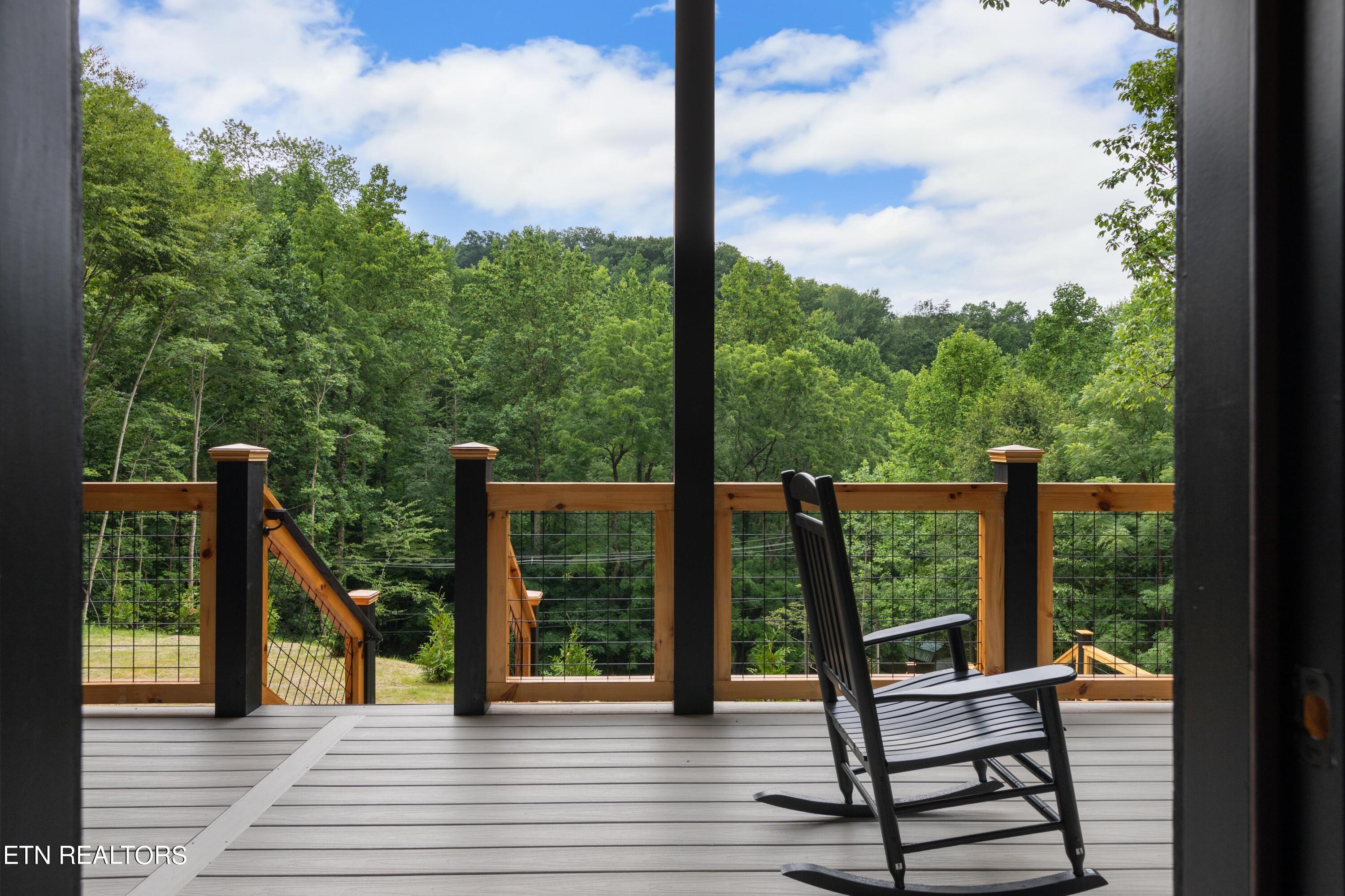 1517 Silver Poplar Lane Sevierville TN 37876