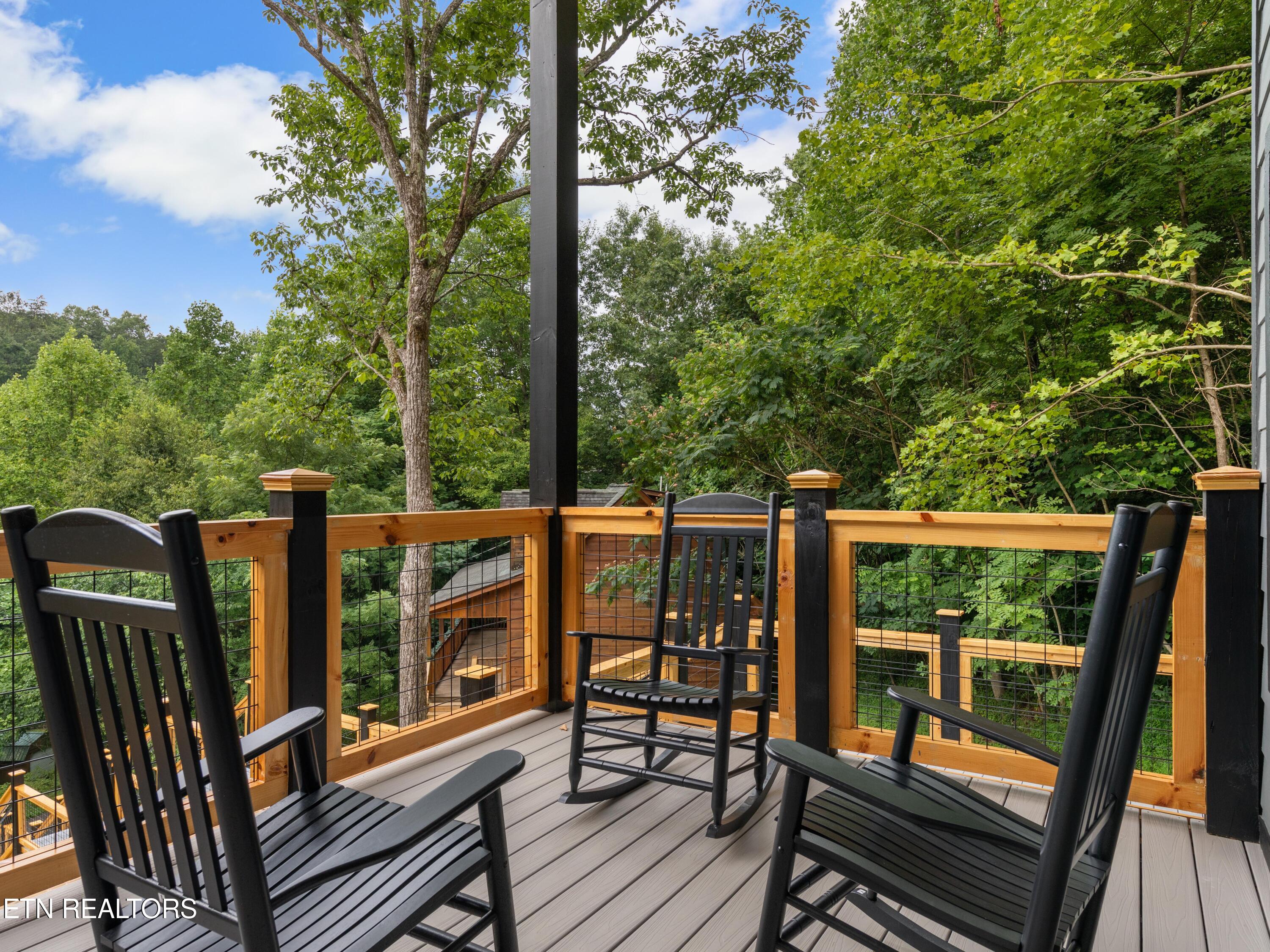 1517 Silver Poplar Lane Sevierville TN 37876