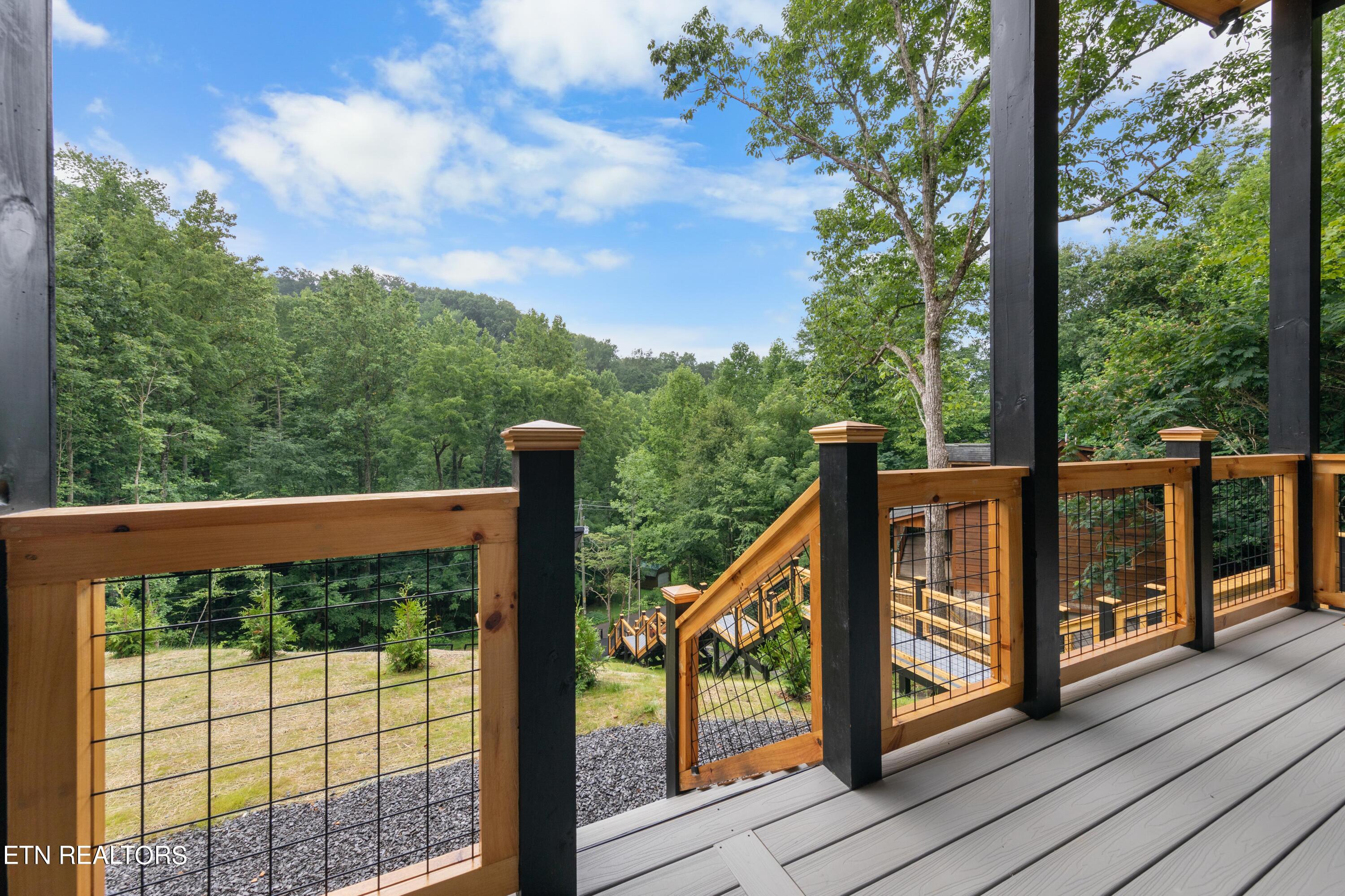 1517 Silver Poplar Lane Sevierville TN 37876