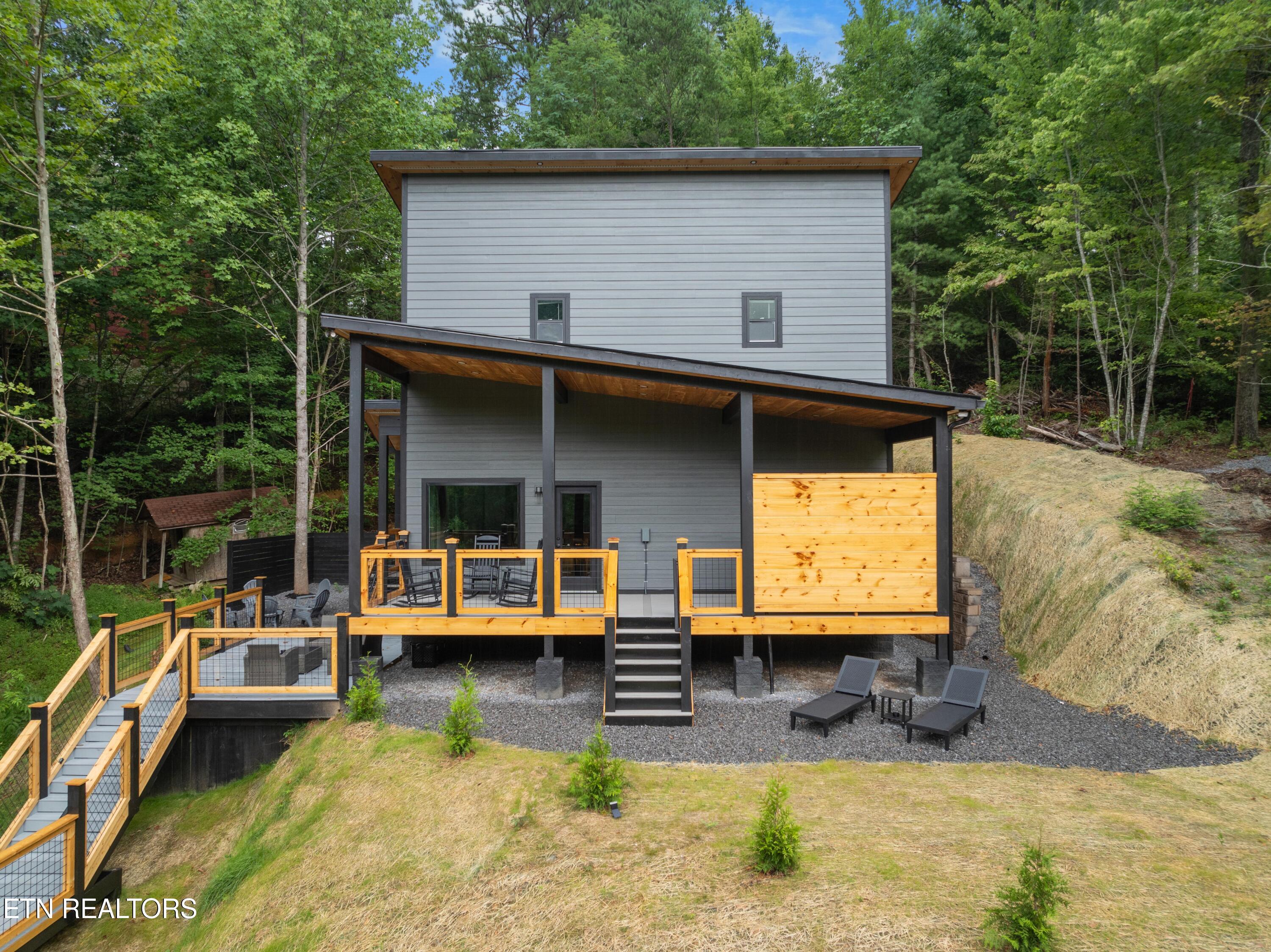 1517 Silver Poplar Lane Sevierville TN 37876