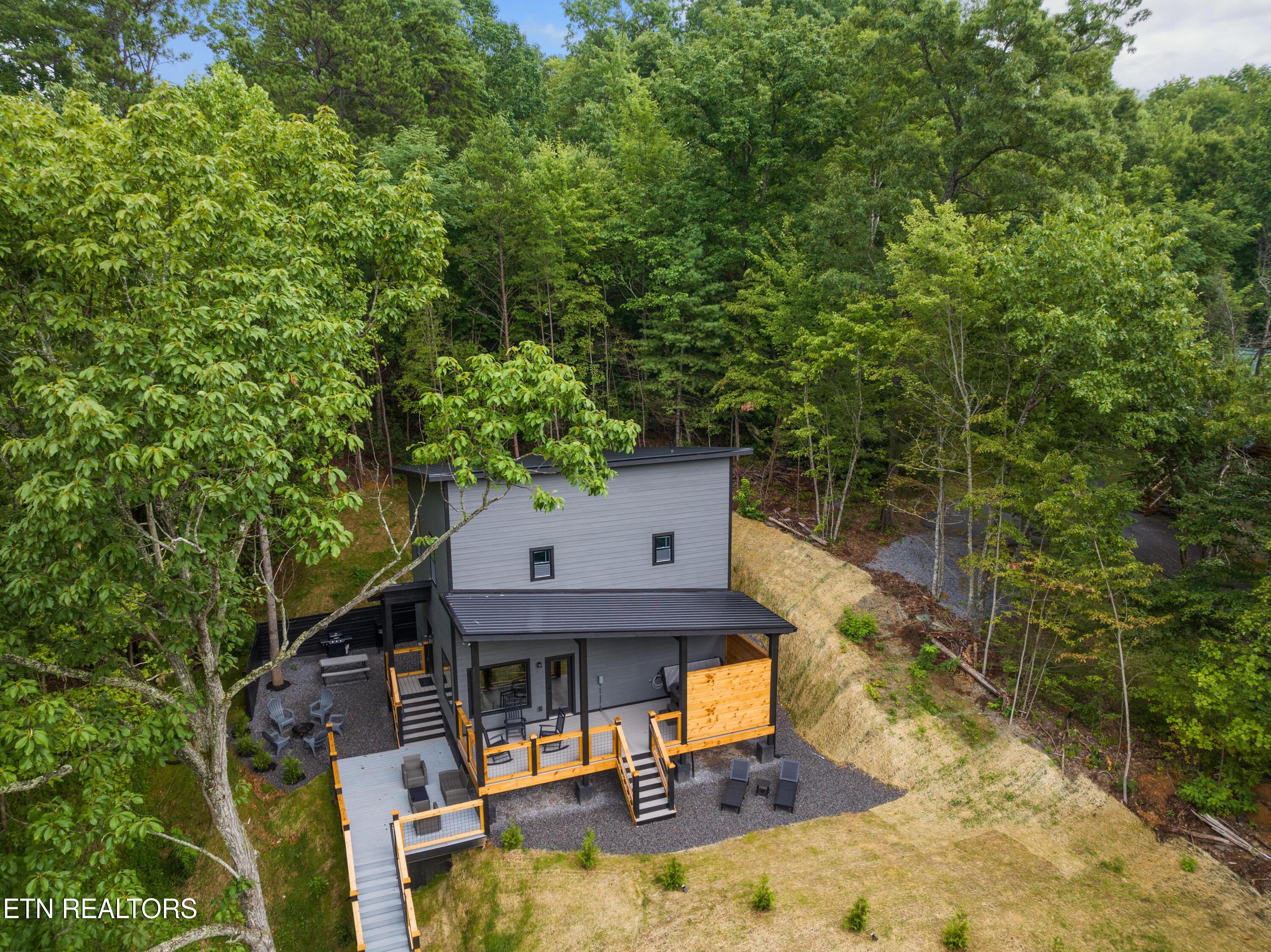 1517 Silver Poplar Lane Sevierville TN 37876