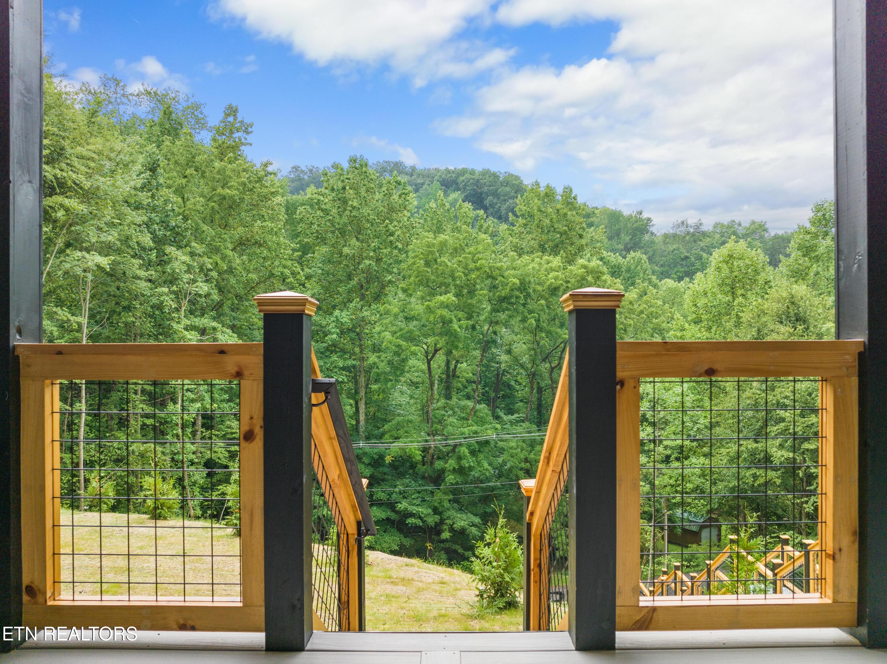 1517 Silver Poplar Lane Sevierville TN 37876