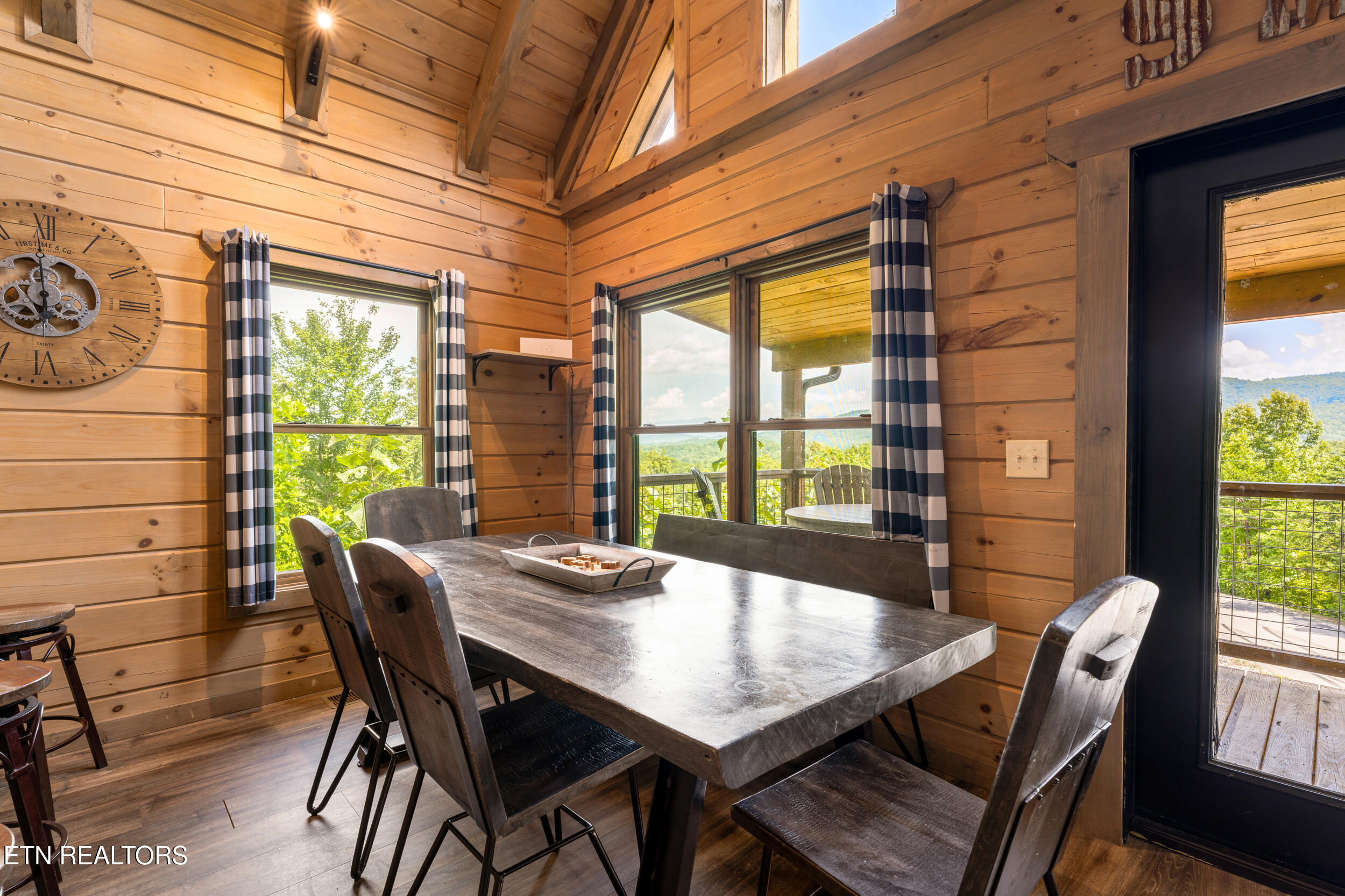 1606 Dove Wing Way Sevierville TN 37862