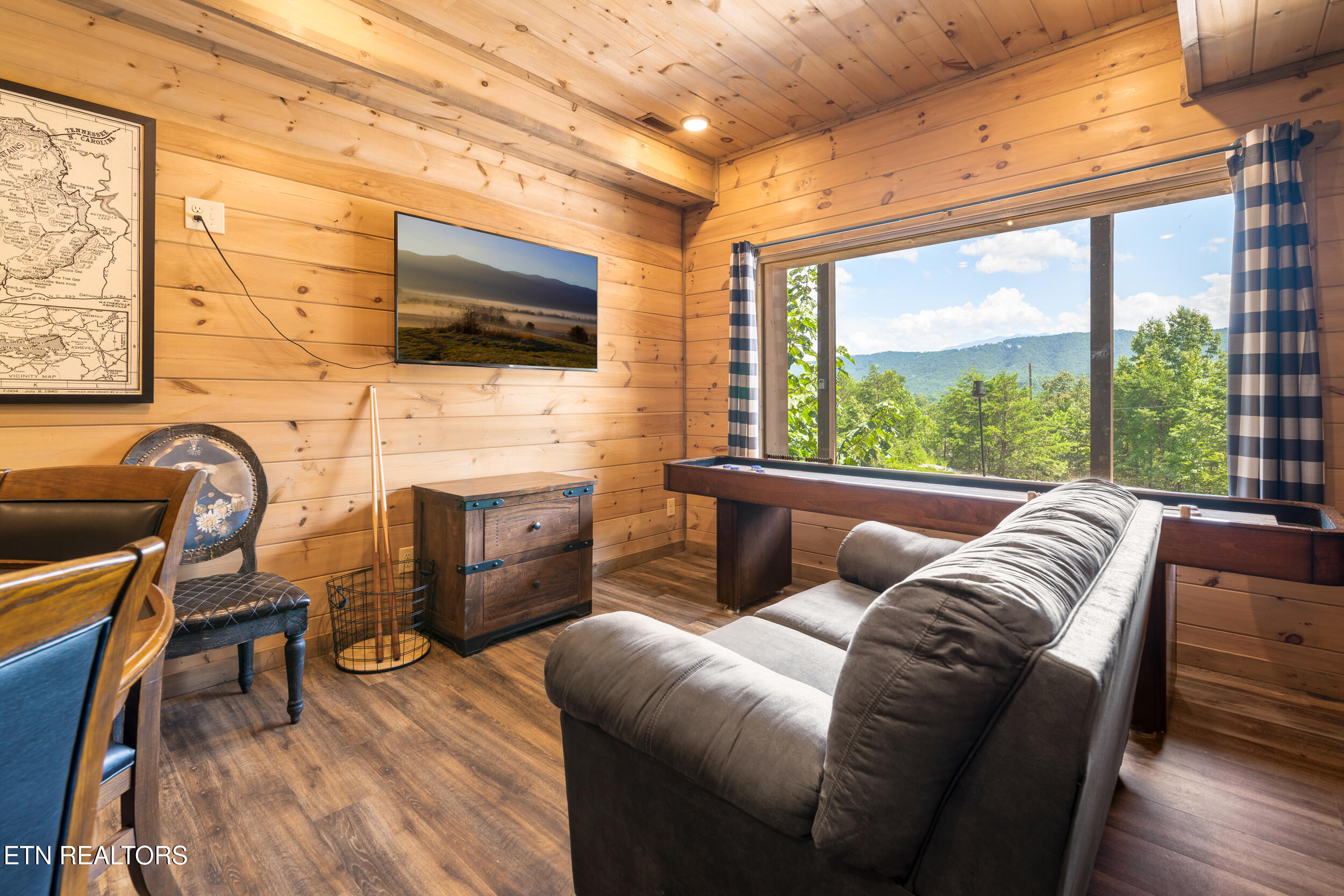 1606 Dove Wing Way Sevierville TN 37862