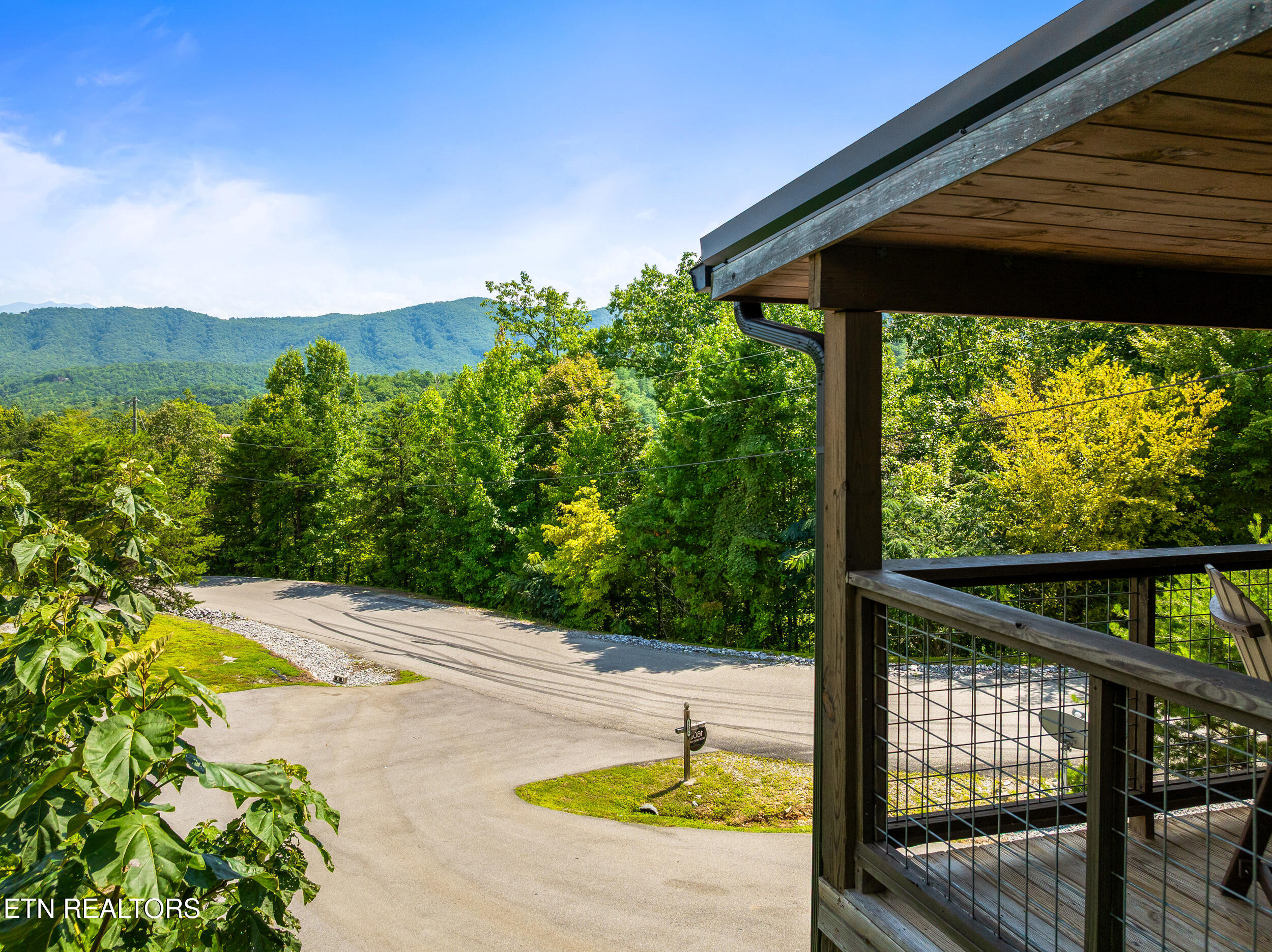 1606 Dove Wing Way Sevierville TN 37862