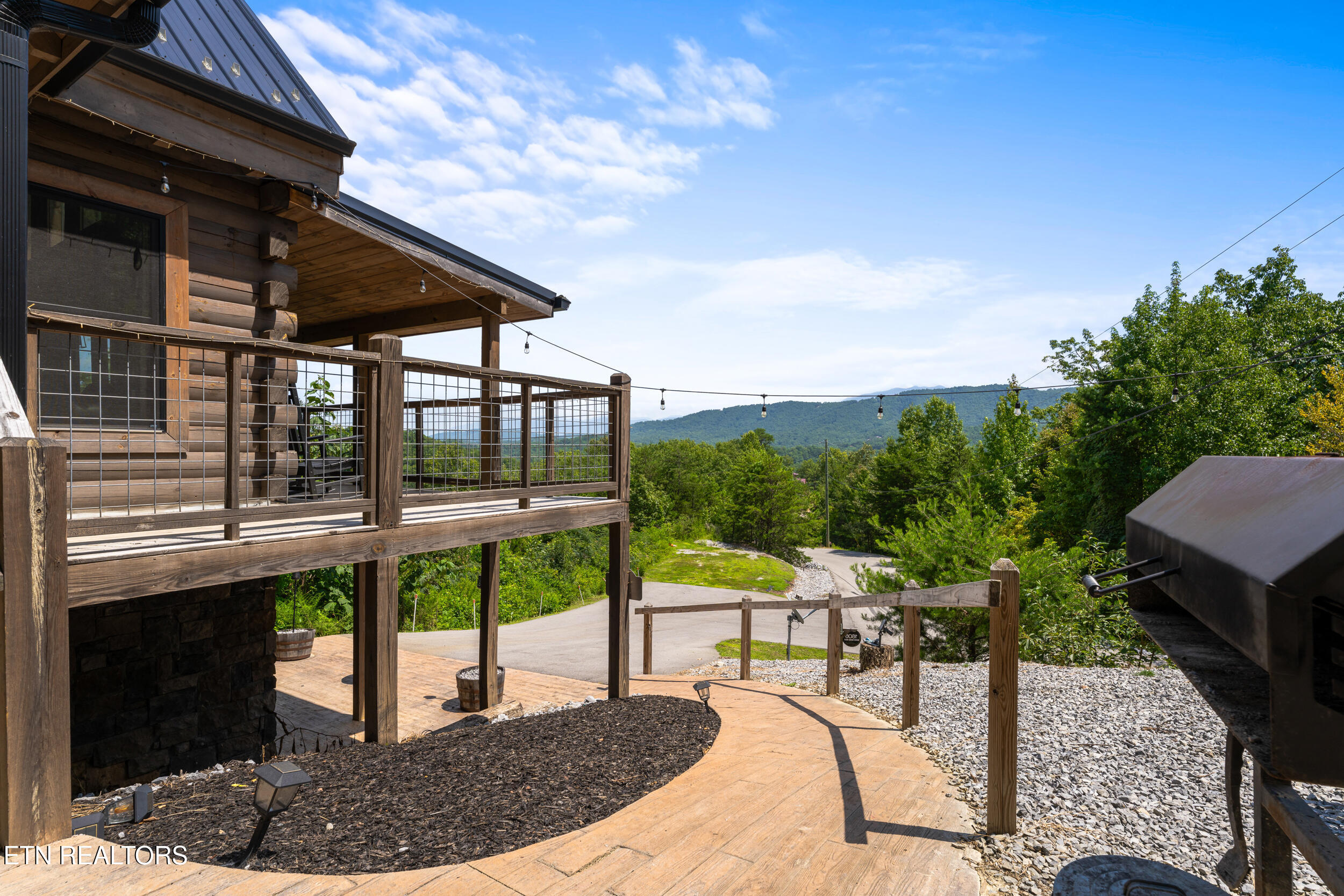1606 Dove Wing Way Sevierville TN 37862